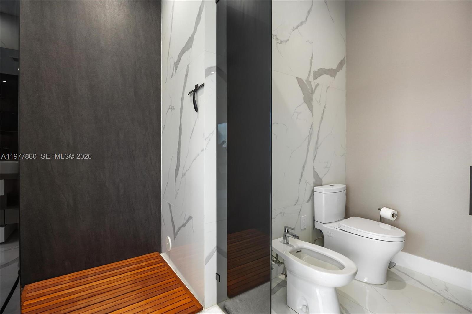 EASTERN SHORES 1ST ADDN - Residential Lease