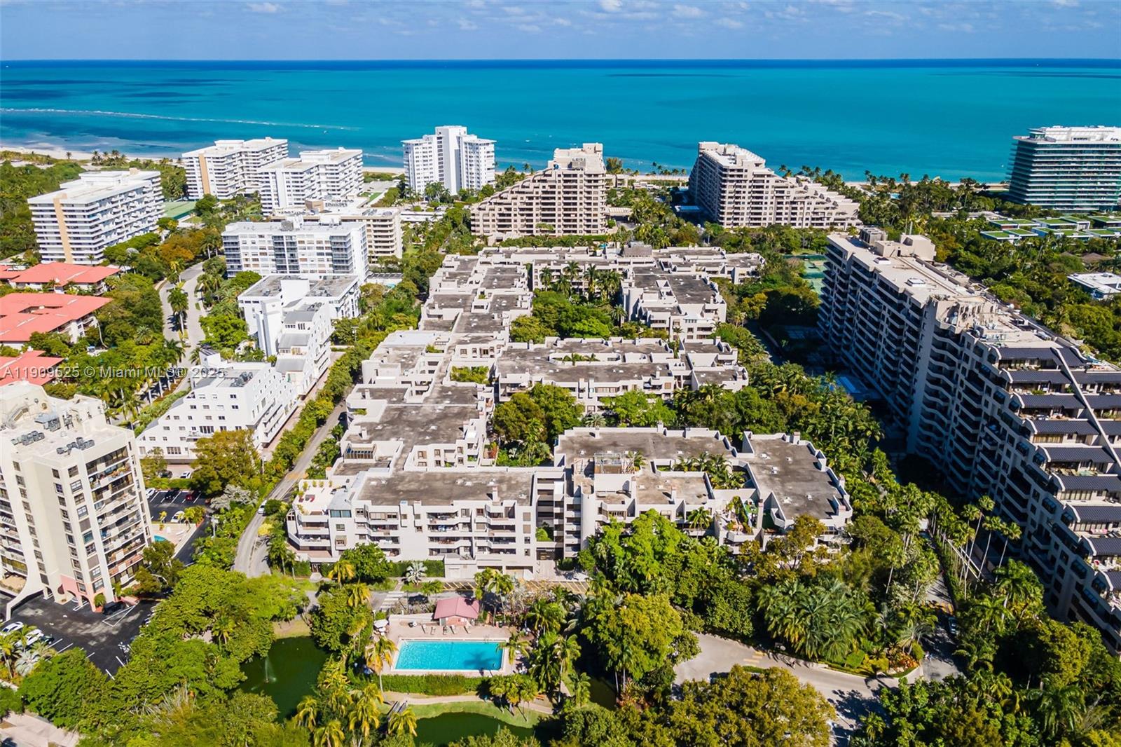 THE EMERALDBAY @ KEY COLO - Residential