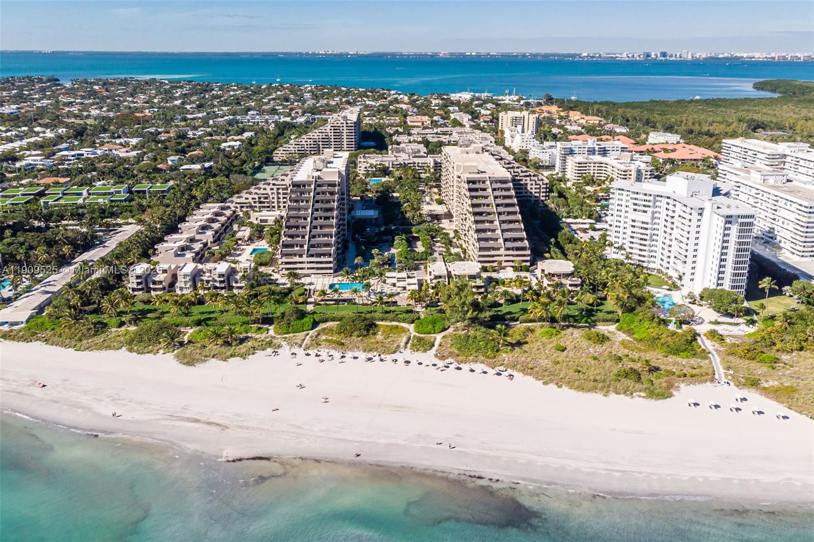 THE EMERALDBAY @ KEY COLO - Residential