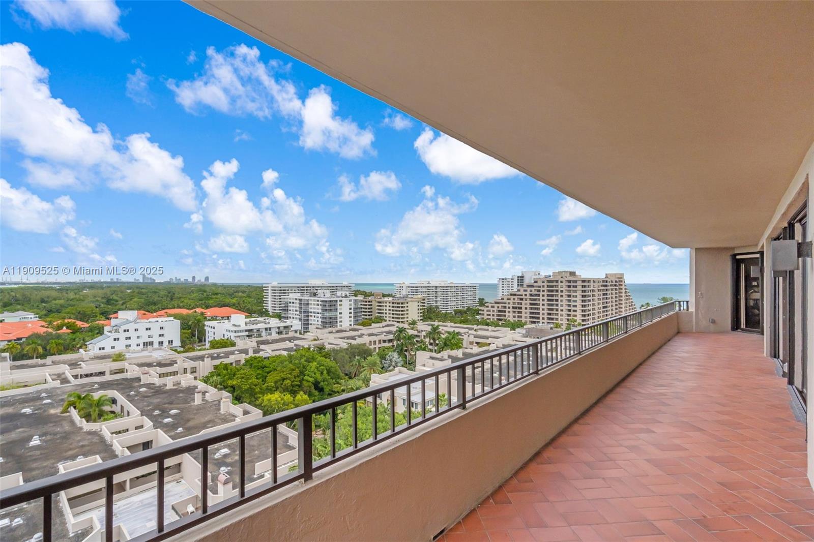 THE EMERALDBAY @ KEY COLO - Residential