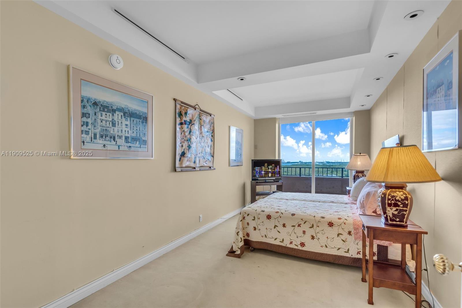 THE EMERALDBAY @ KEY COLO - Residential