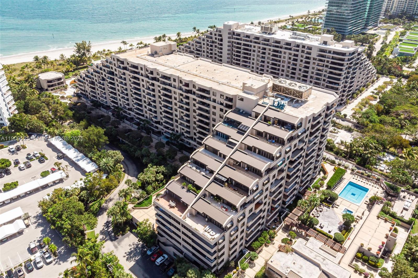 THE EMERALDBAY @ KEY COLO - Residential