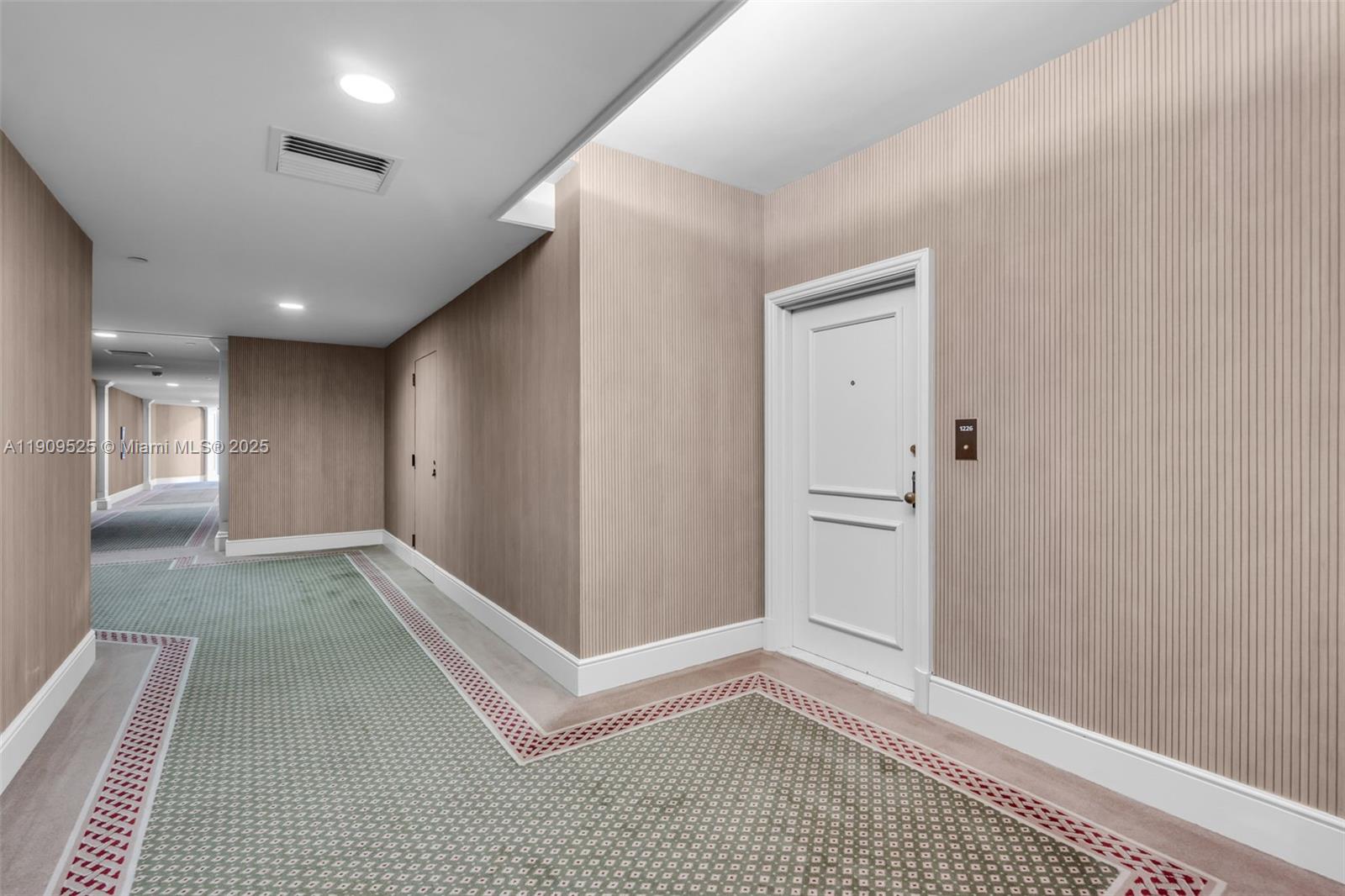 THE EMERALDBAY @ KEY COLO - Residential