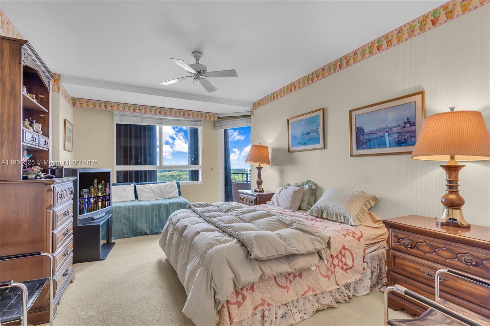 THE EMERALDBAY @ KEY COLO - Residential