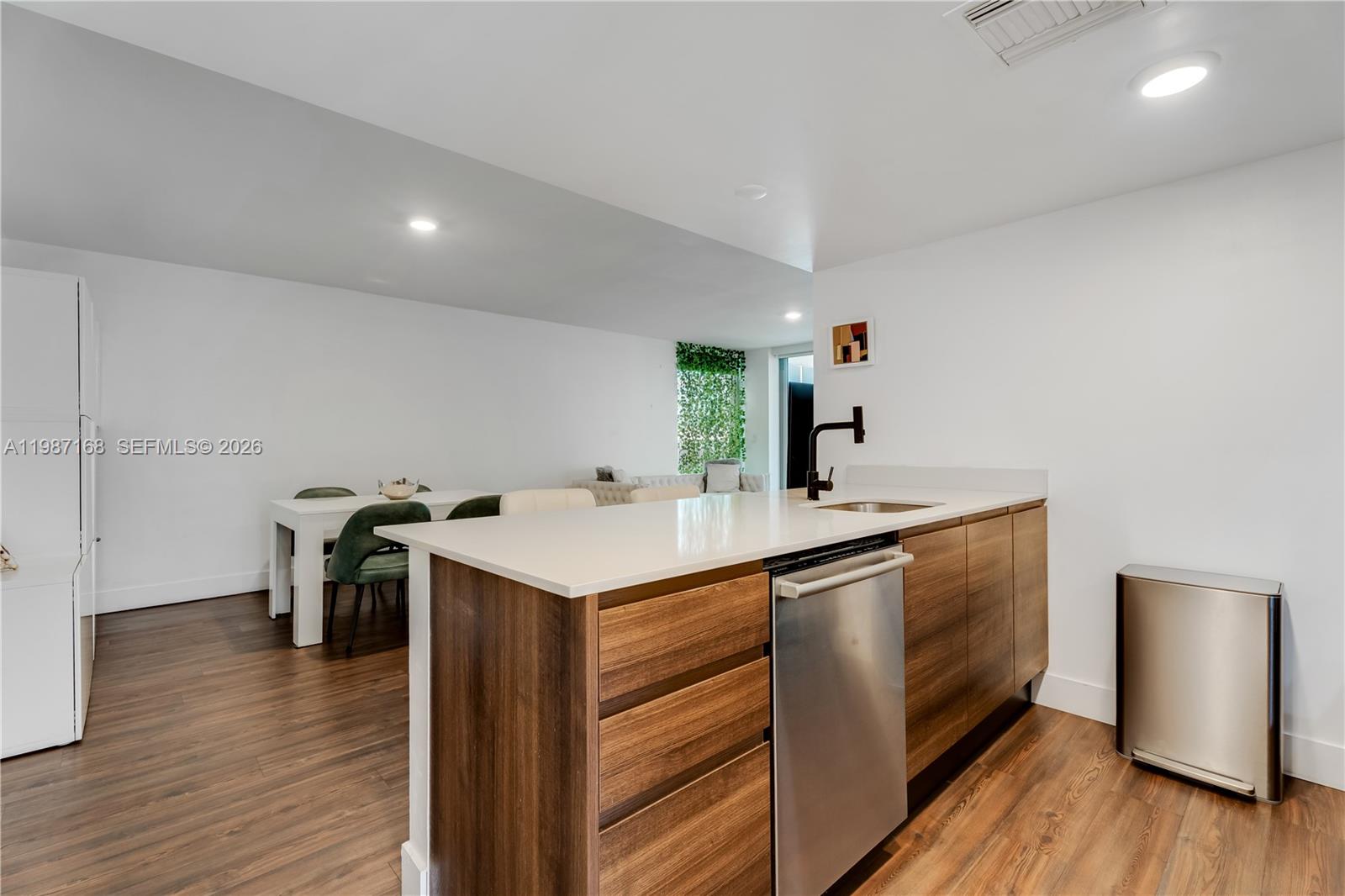 THE IVORY RESIDENCE CONDO - Residential