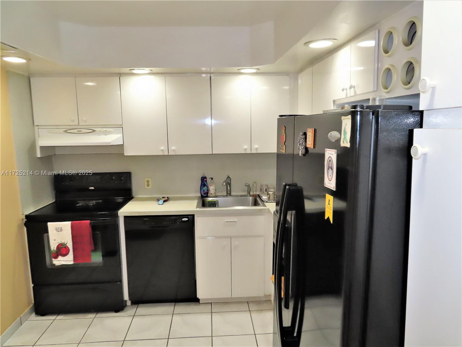 ARLEN BEACH CONDO - Residential