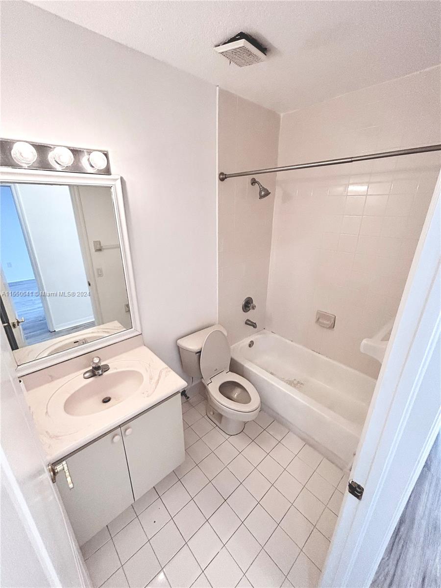 SANDCASTLES AT DORAL - Residential Lease