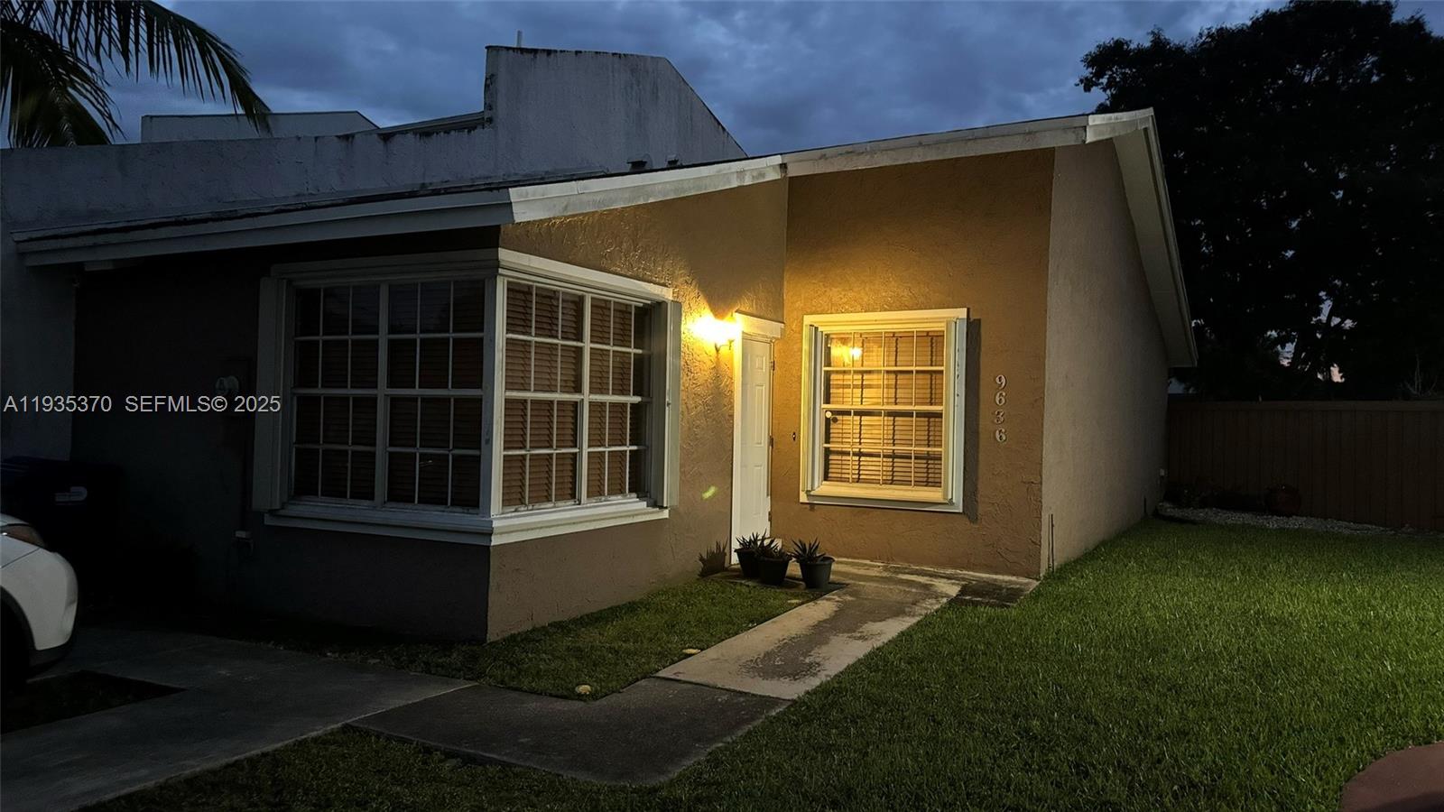 HAMMOCKS SEC 2 - Residential Lease