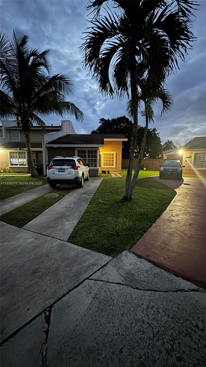 HAMMOCKS SEC 2 - Residential Lease