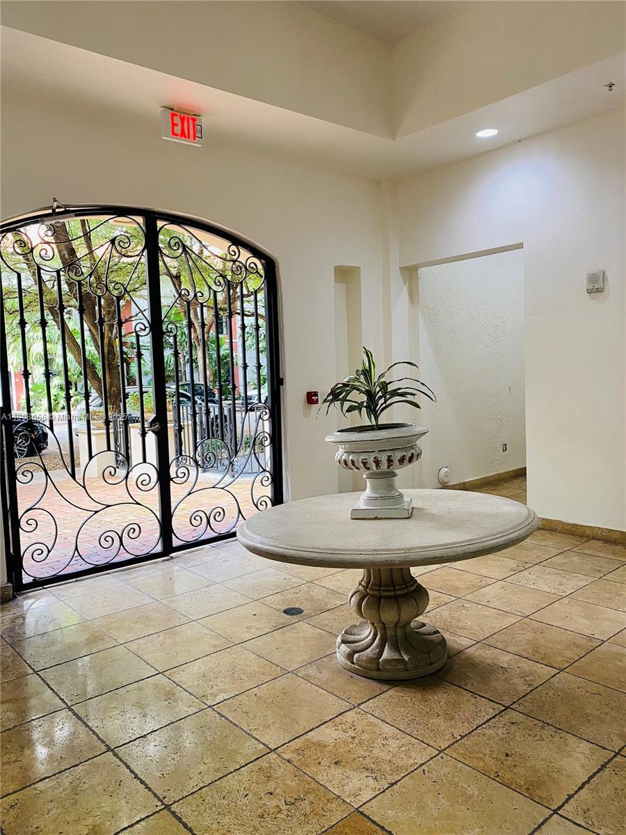 VILLA CALABRIA CONDO - Residential