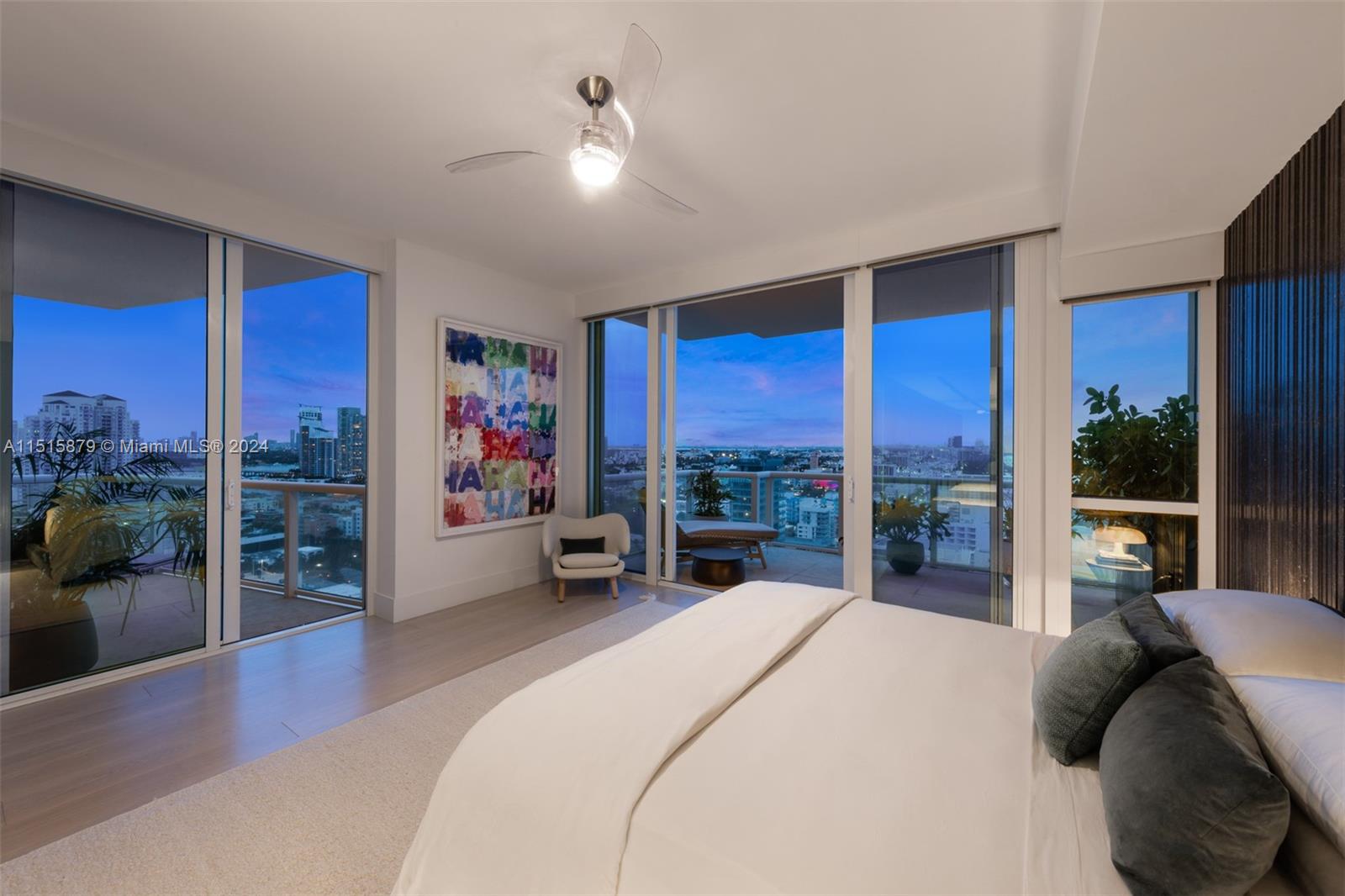 CONTINUUM ON SOUTH BEACH - Residential