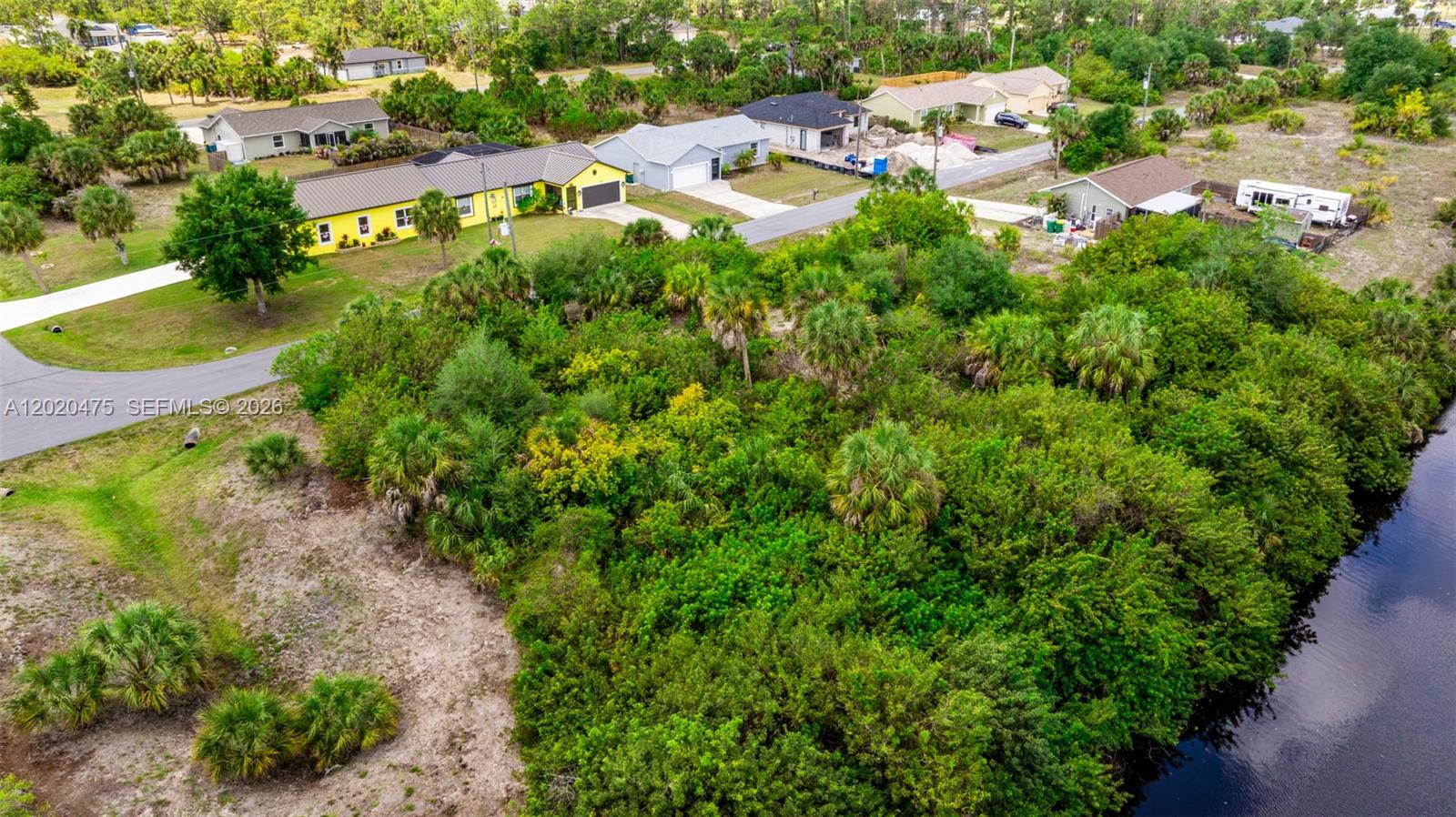 Port Charlotte - Land
