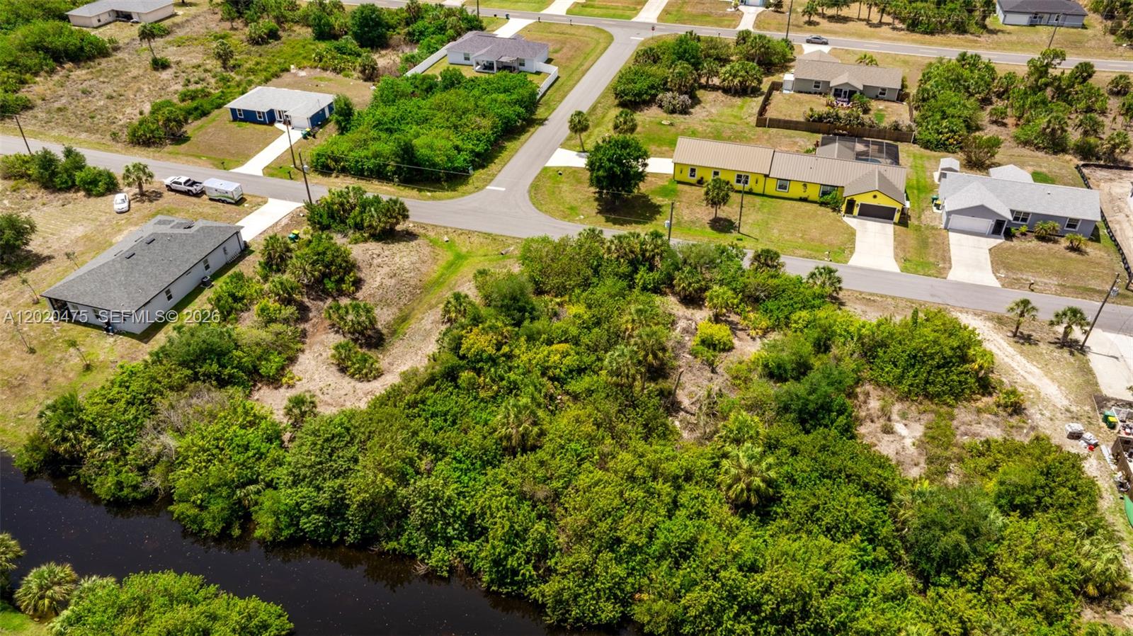 Port Charlotte - Land