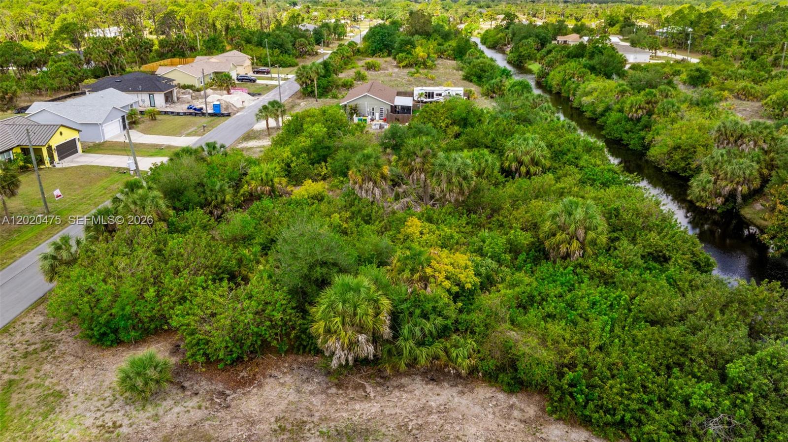 Port Charlotte - Land