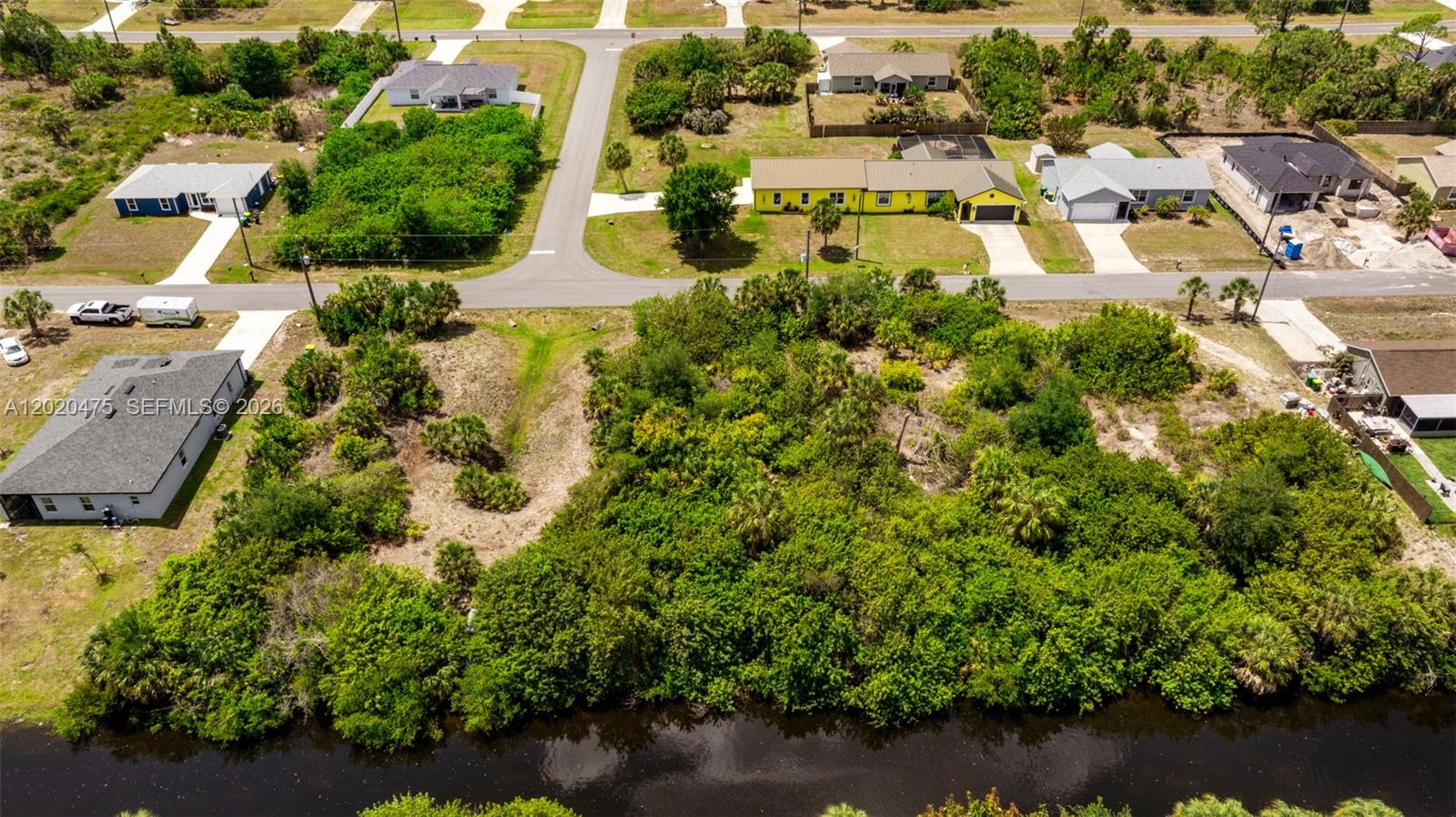 Port Charlotte - Land