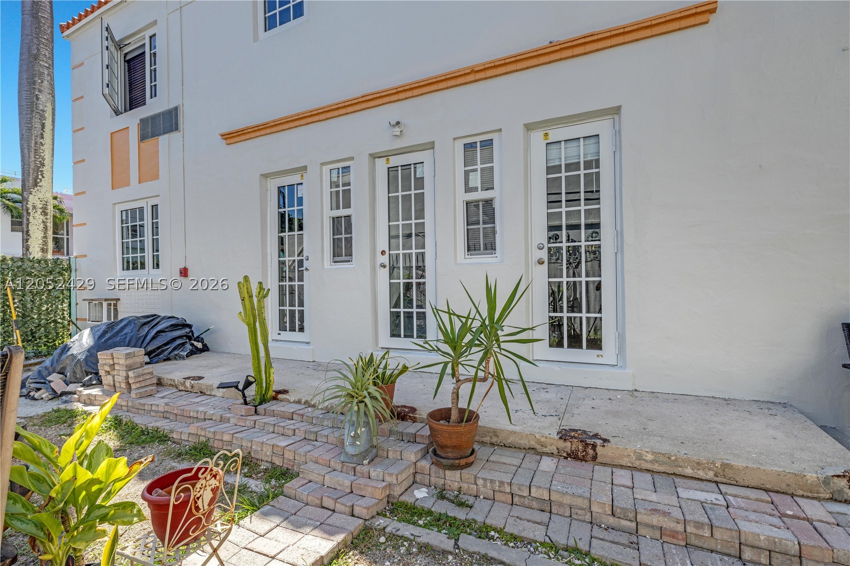 BEACHGARDENS CONDO - Residential Lease