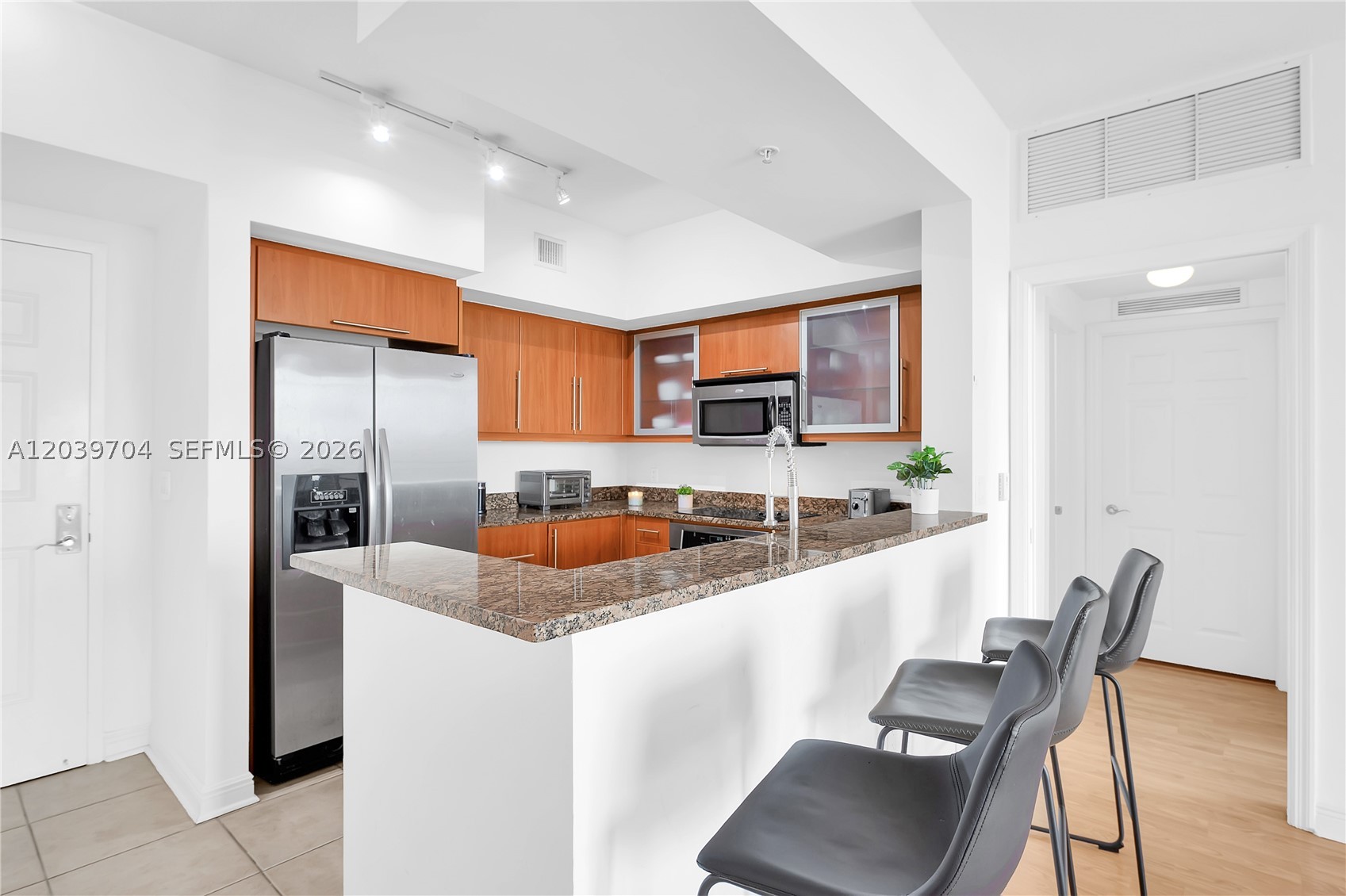 PUERTA DE PALMAS CONDO - Residential Lease