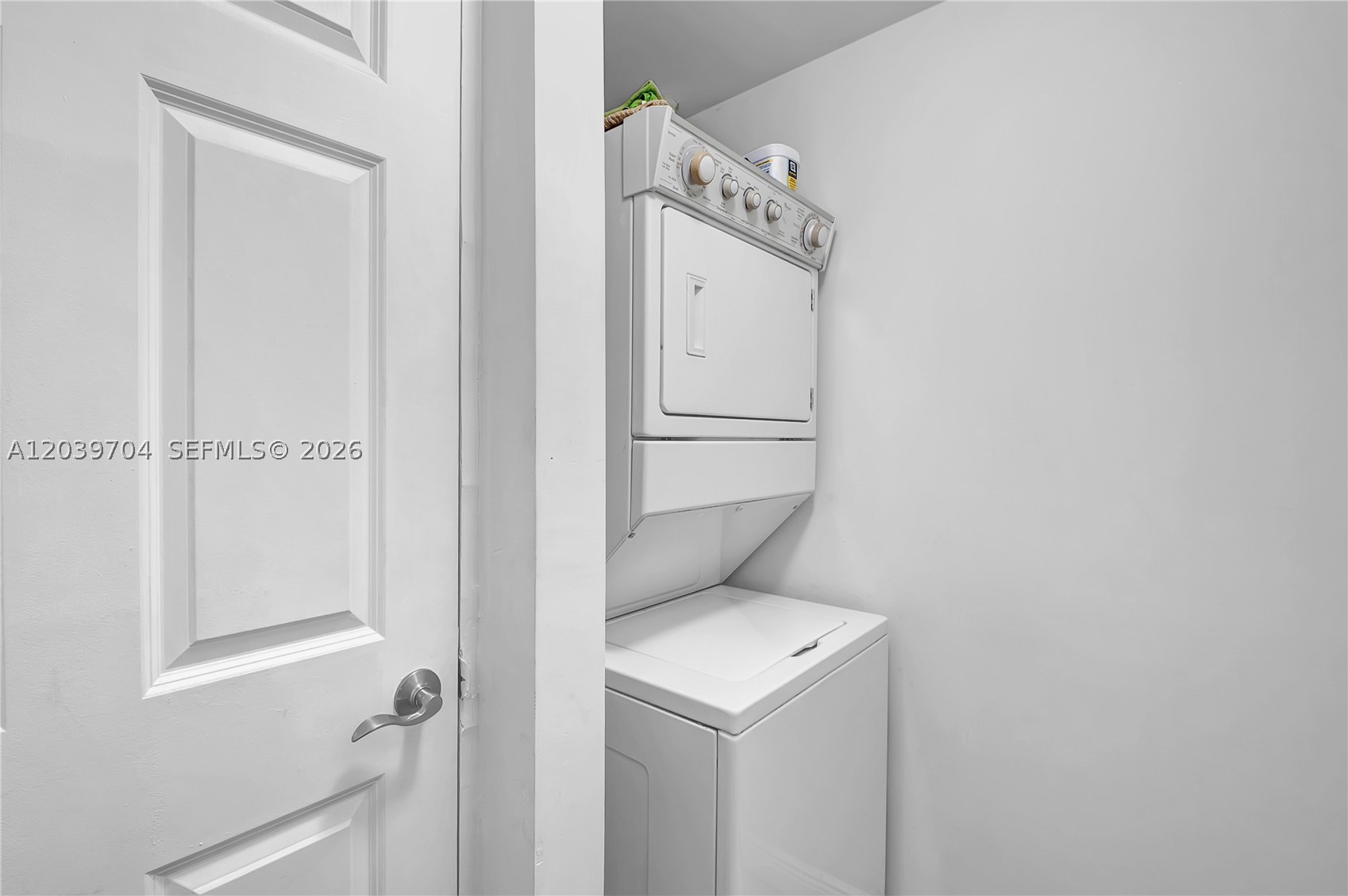 PUERTA DE PALMAS CONDO - Residential Lease