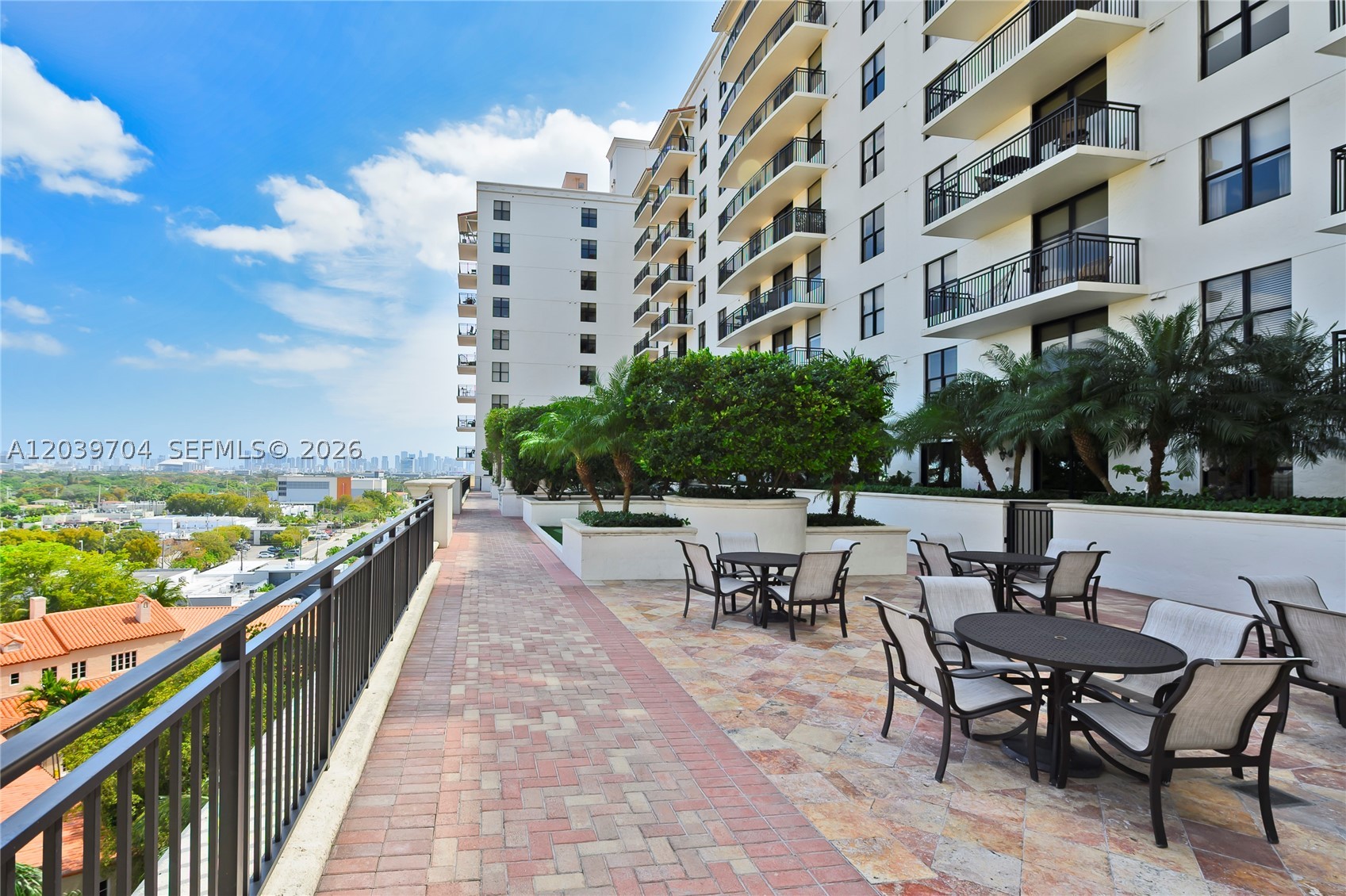PUERTA DE PALMAS CONDO - Residential Lease