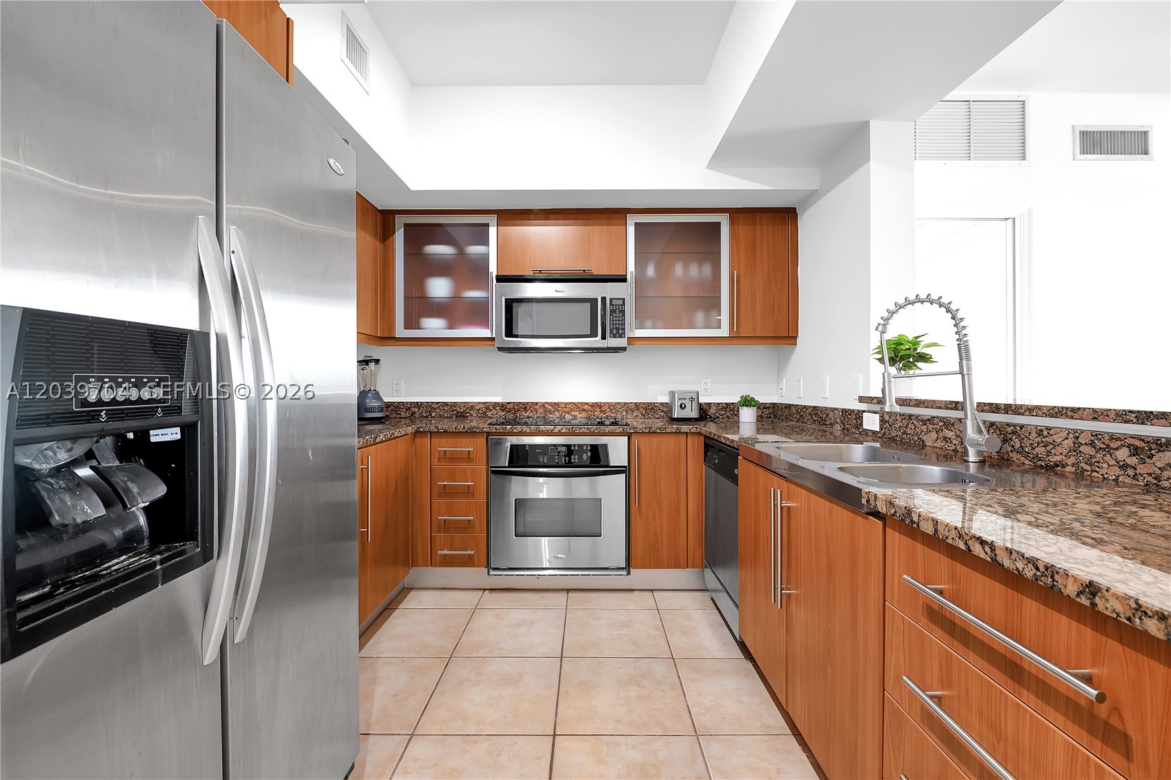 PUERTA DE PALMAS CONDO - Residential Lease