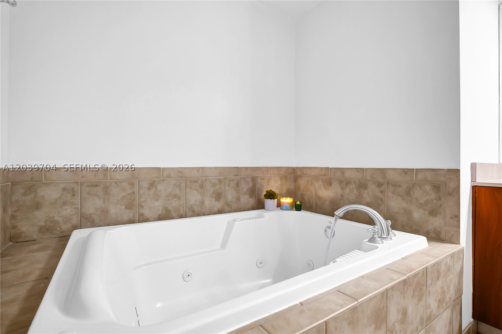 PUERTA DE PALMAS CONDO - Residential Lease