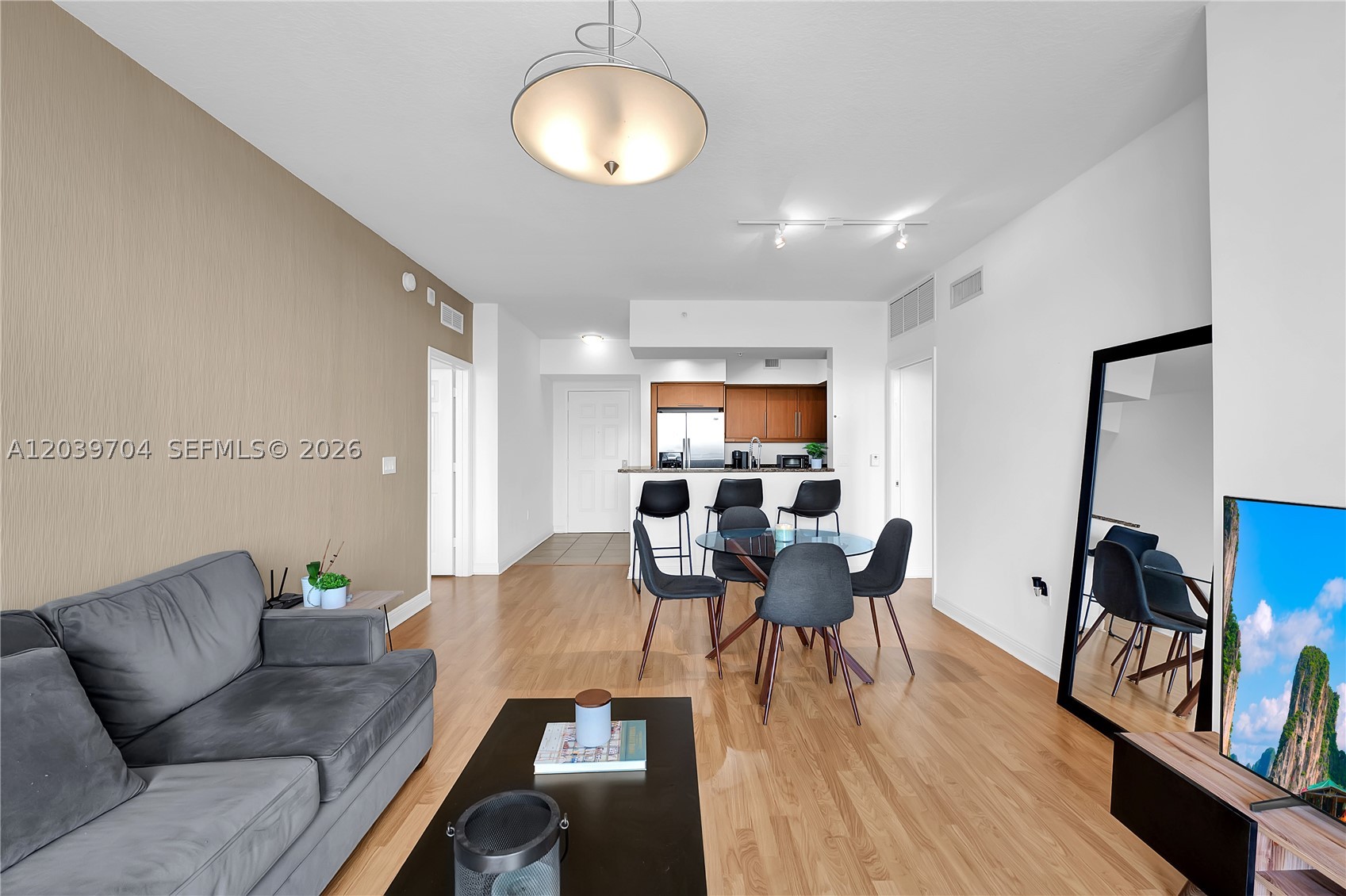 PUERTA DE PALMAS CONDO - Residential Lease