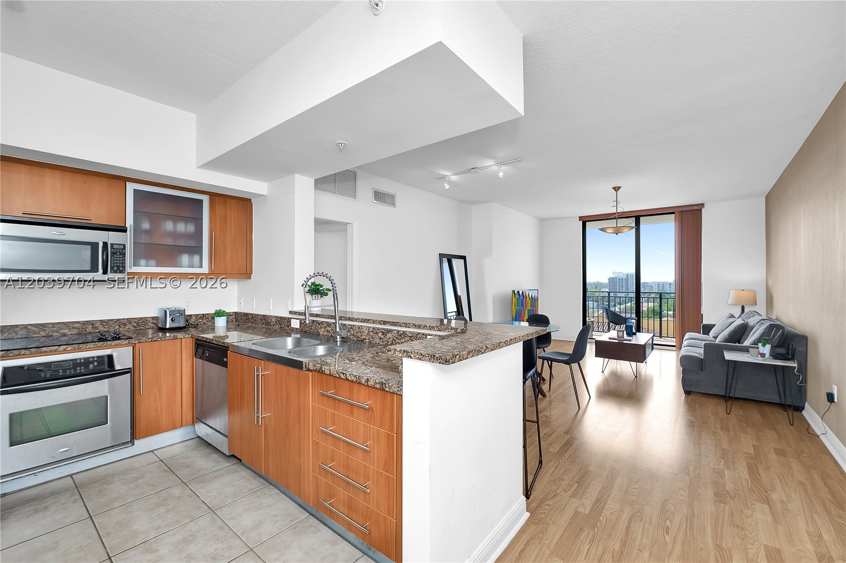 PUERTA DE PALMAS CONDO - Residential Lease