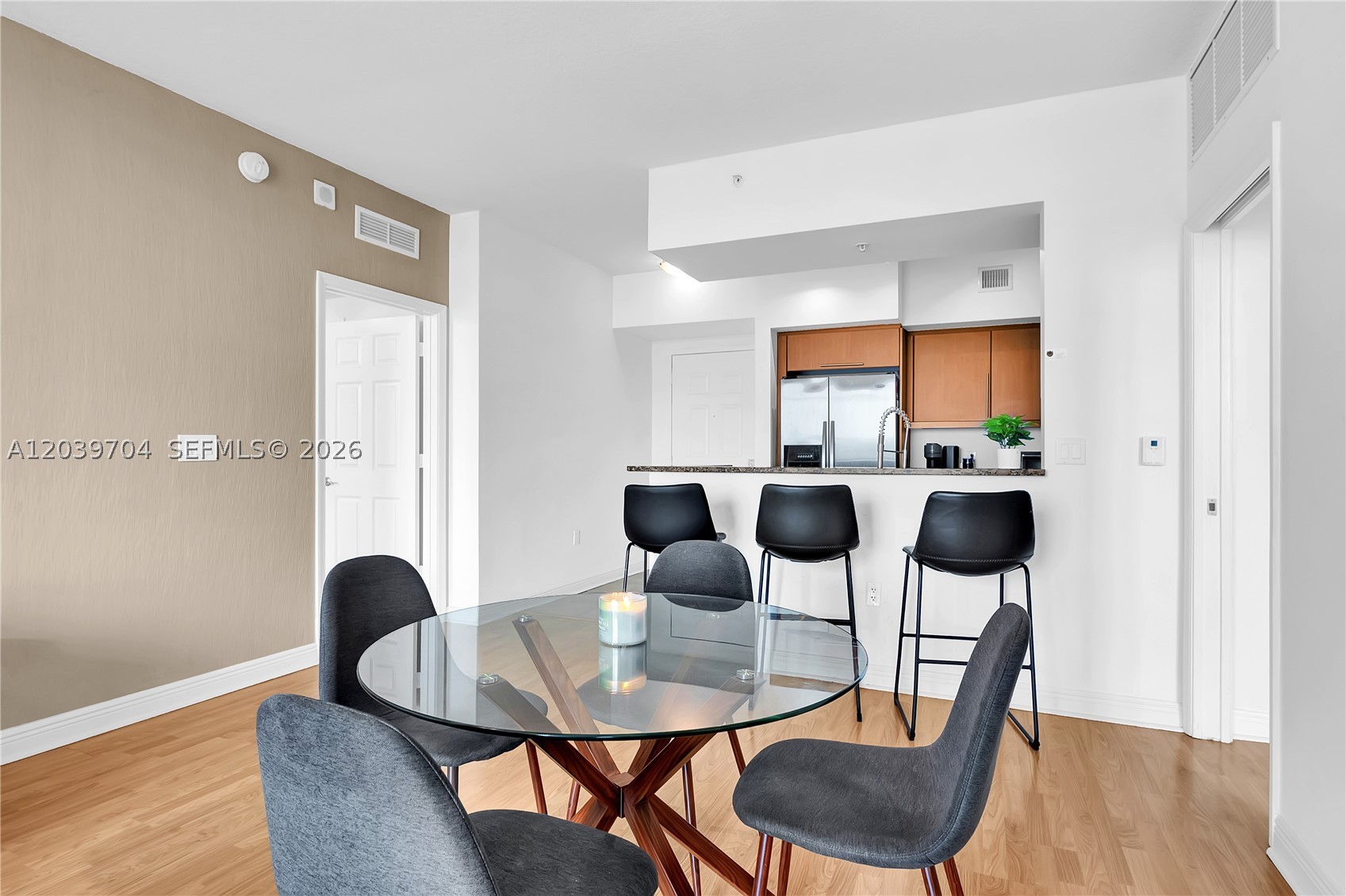 PUERTA DE PALMAS CONDO - Residential Lease