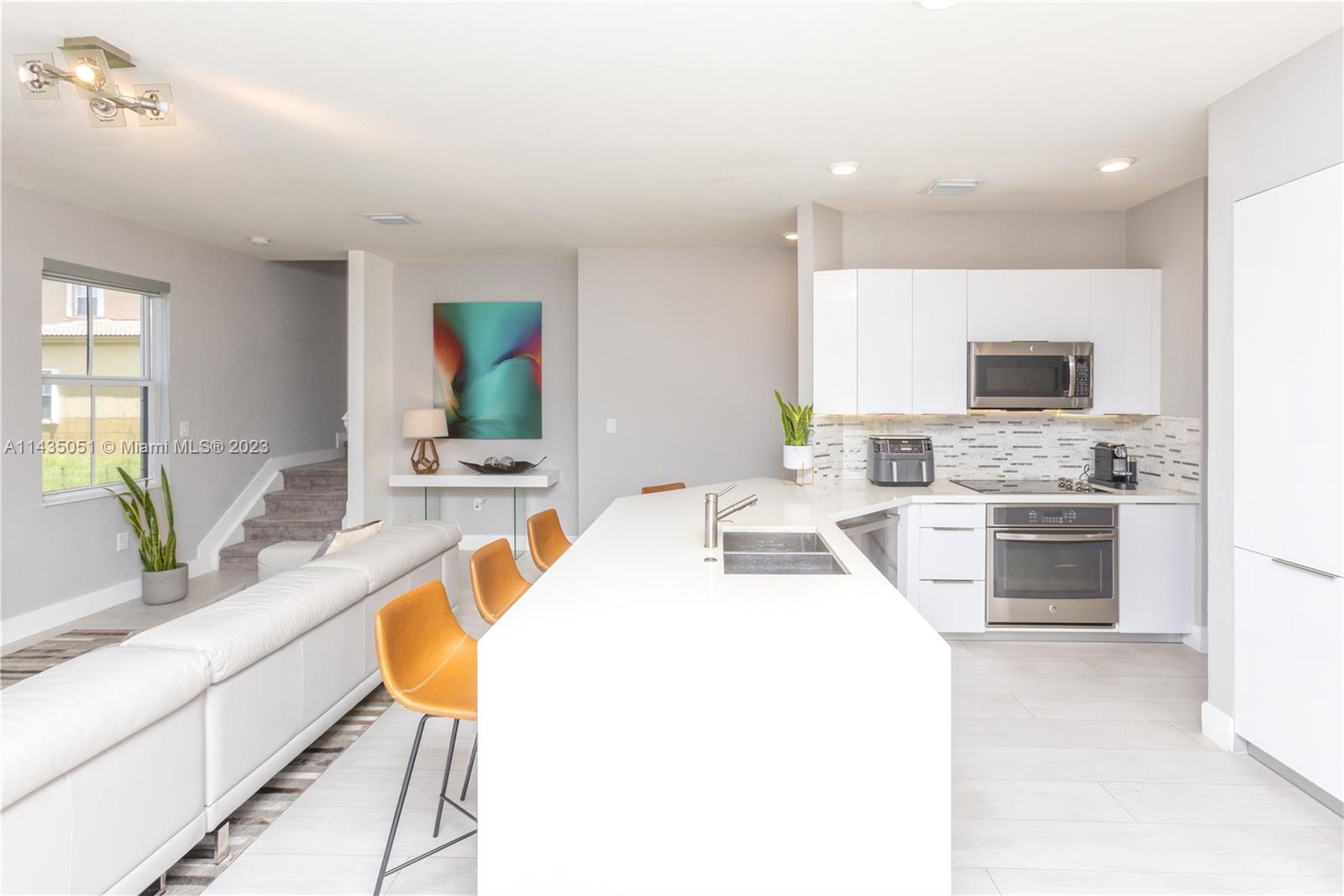 DORAL ISLES NORTH SEC ONE - Residential