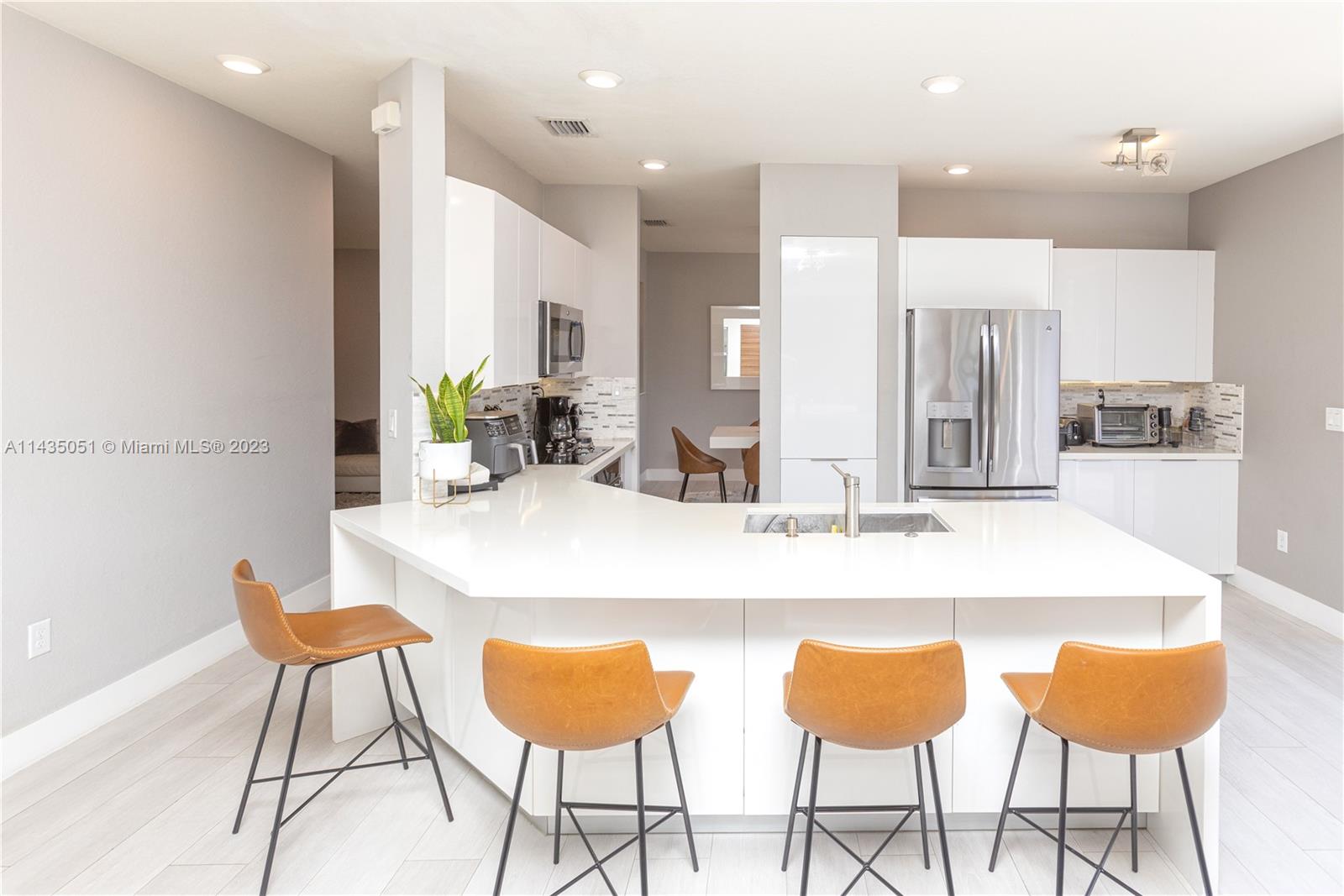 DORAL ISLES NORTH SEC ONE - Residential