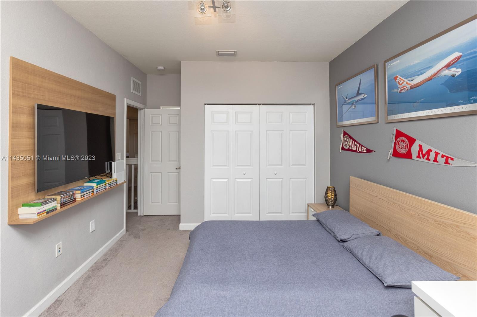 DORAL ISLES NORTH SEC ONE - Residential