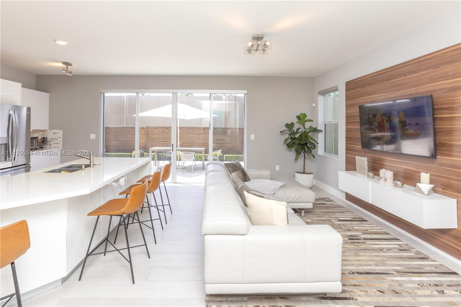 DORAL ISLES NORTH SEC ONE - Residential