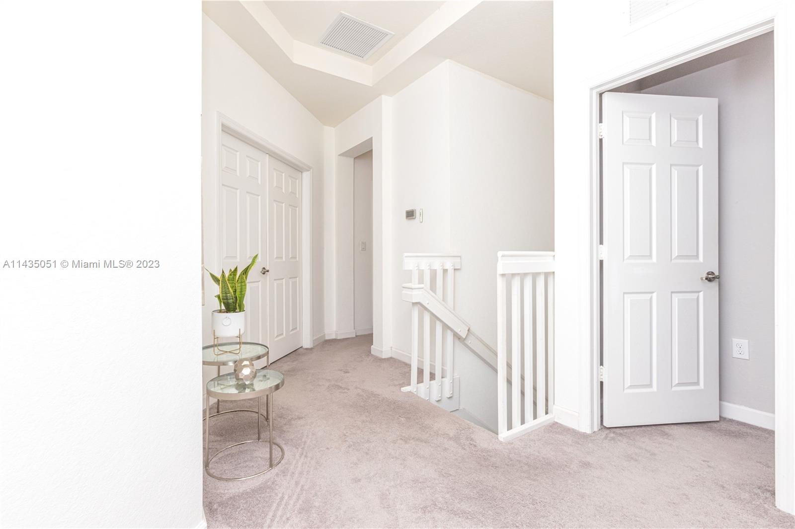 DORAL ISLES NORTH SEC ONE - Residential