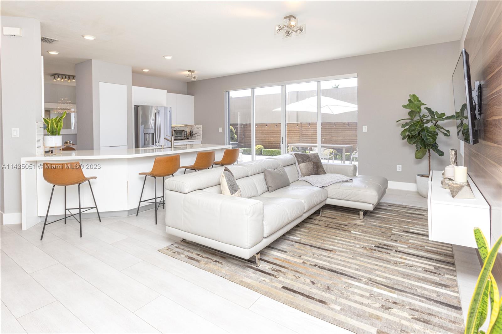 DORAL ISLES NORTH SEC ONE - Residential