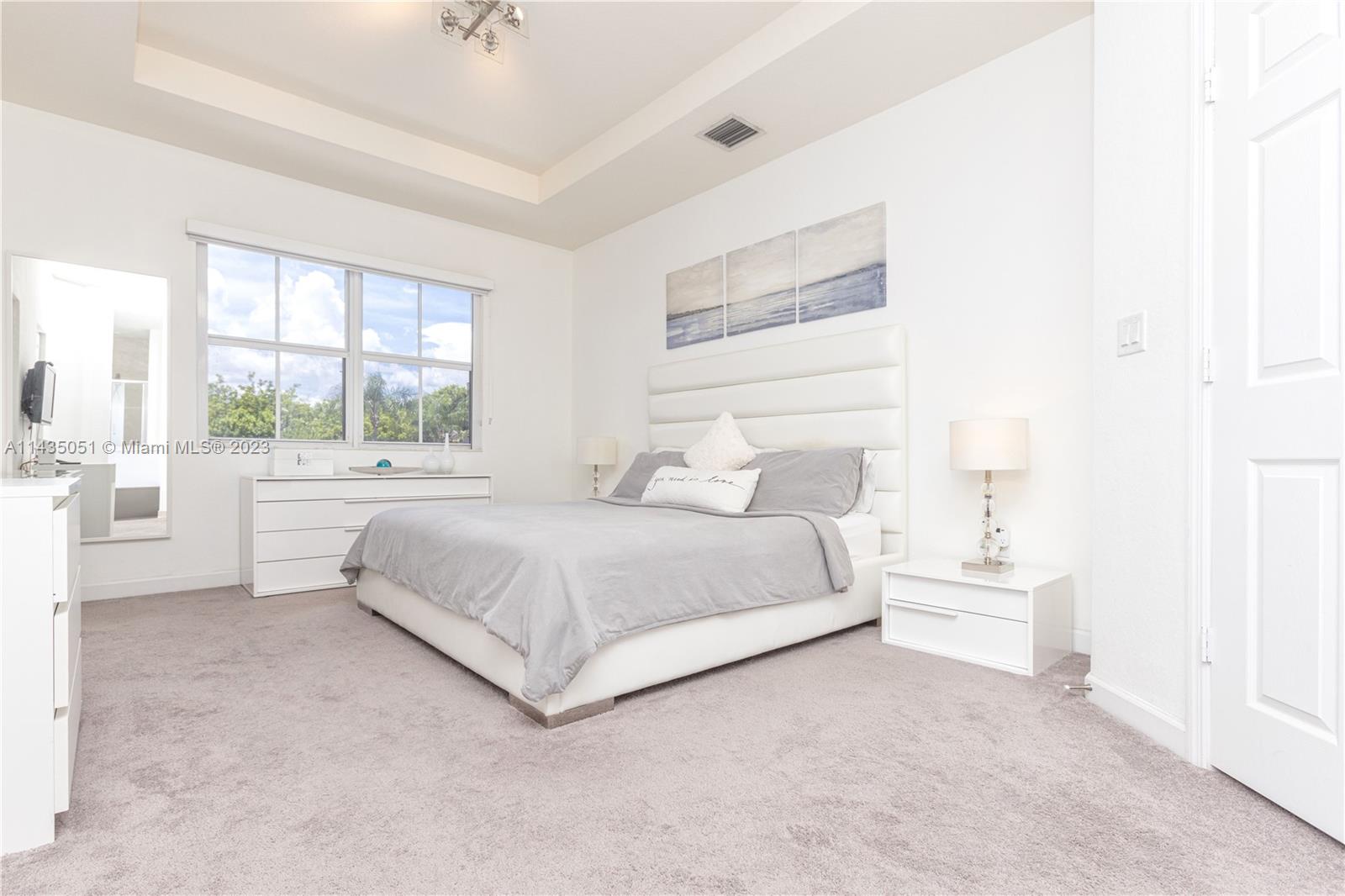 DORAL ISLES NORTH SEC ONE - Residential