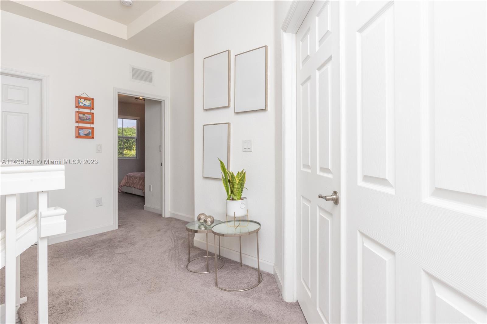 DORAL ISLES NORTH SEC ONE - Residential