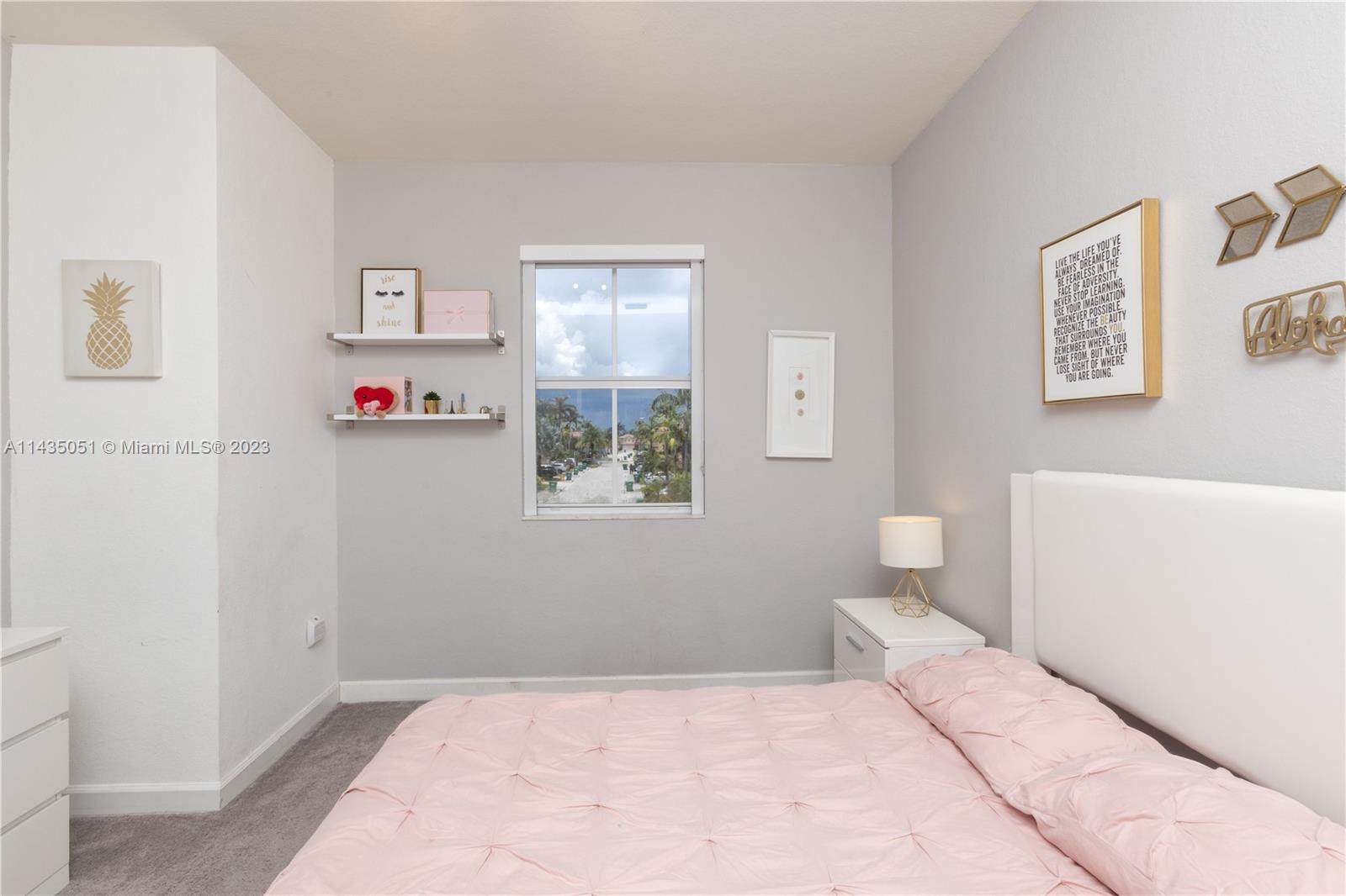 DORAL ISLES NORTH SEC ONE - Residential