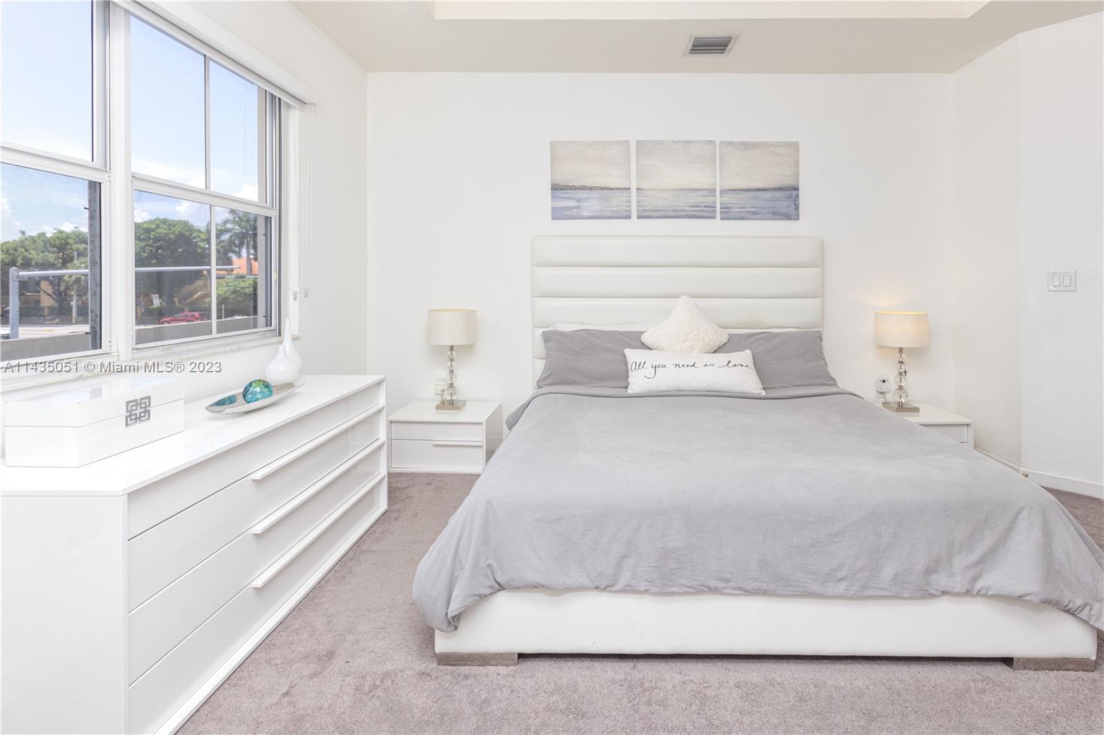 DORAL ISLES NORTH SEC ONE - Residential