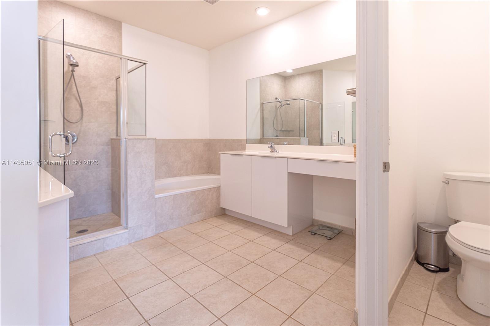 DORAL ISLES NORTH SEC ONE - Residential