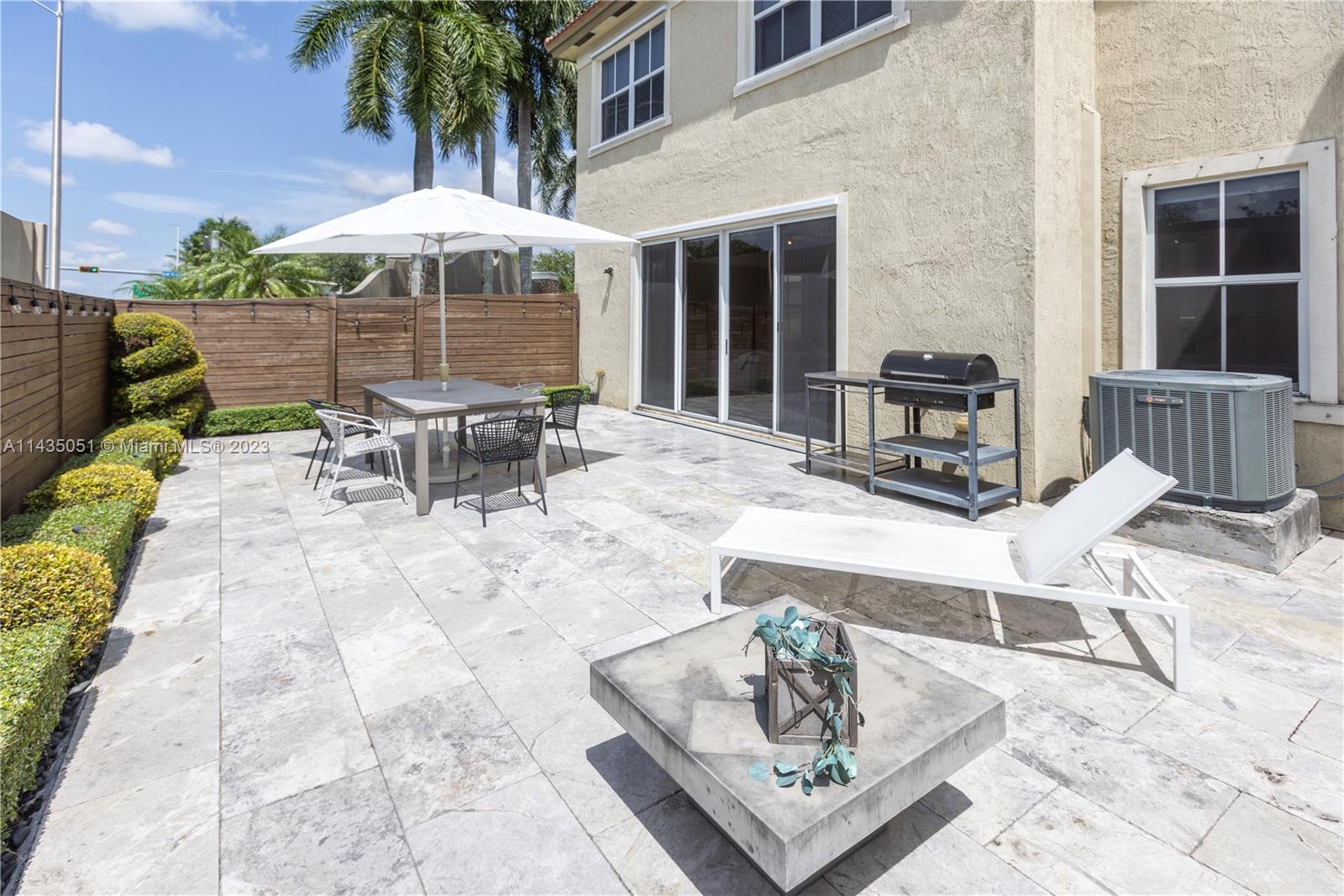 DORAL ISLES NORTH SEC ONE - Residential