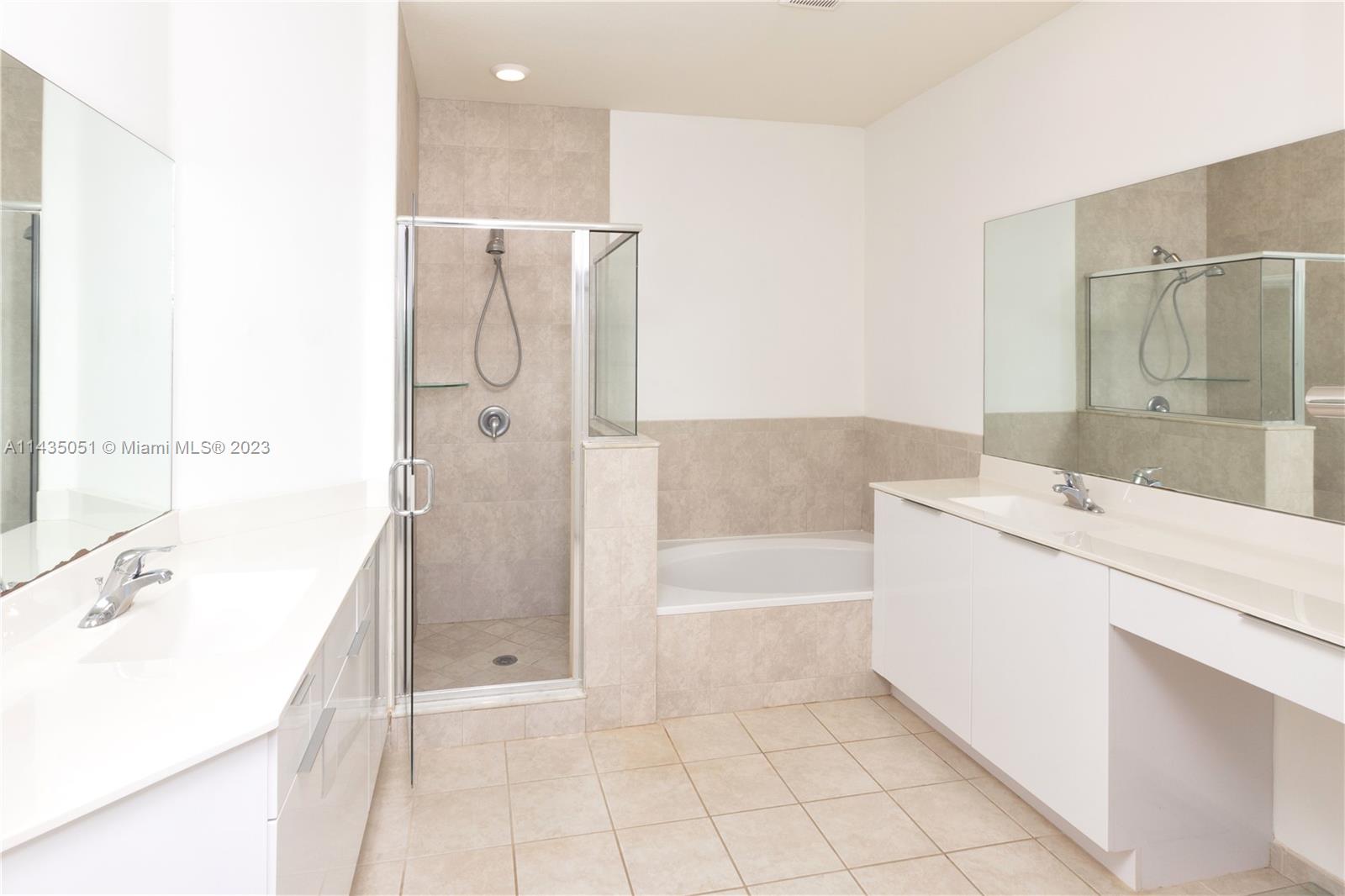 DORAL ISLES NORTH SEC ONE - Residential