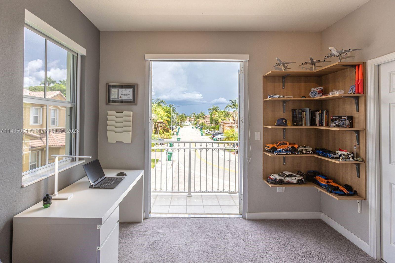DORAL ISLES NORTH SEC ONE - Residential