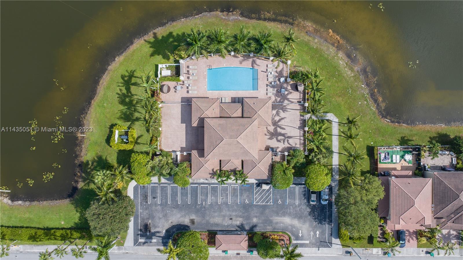 DORAL ISLES NORTH SEC ONE - Residential