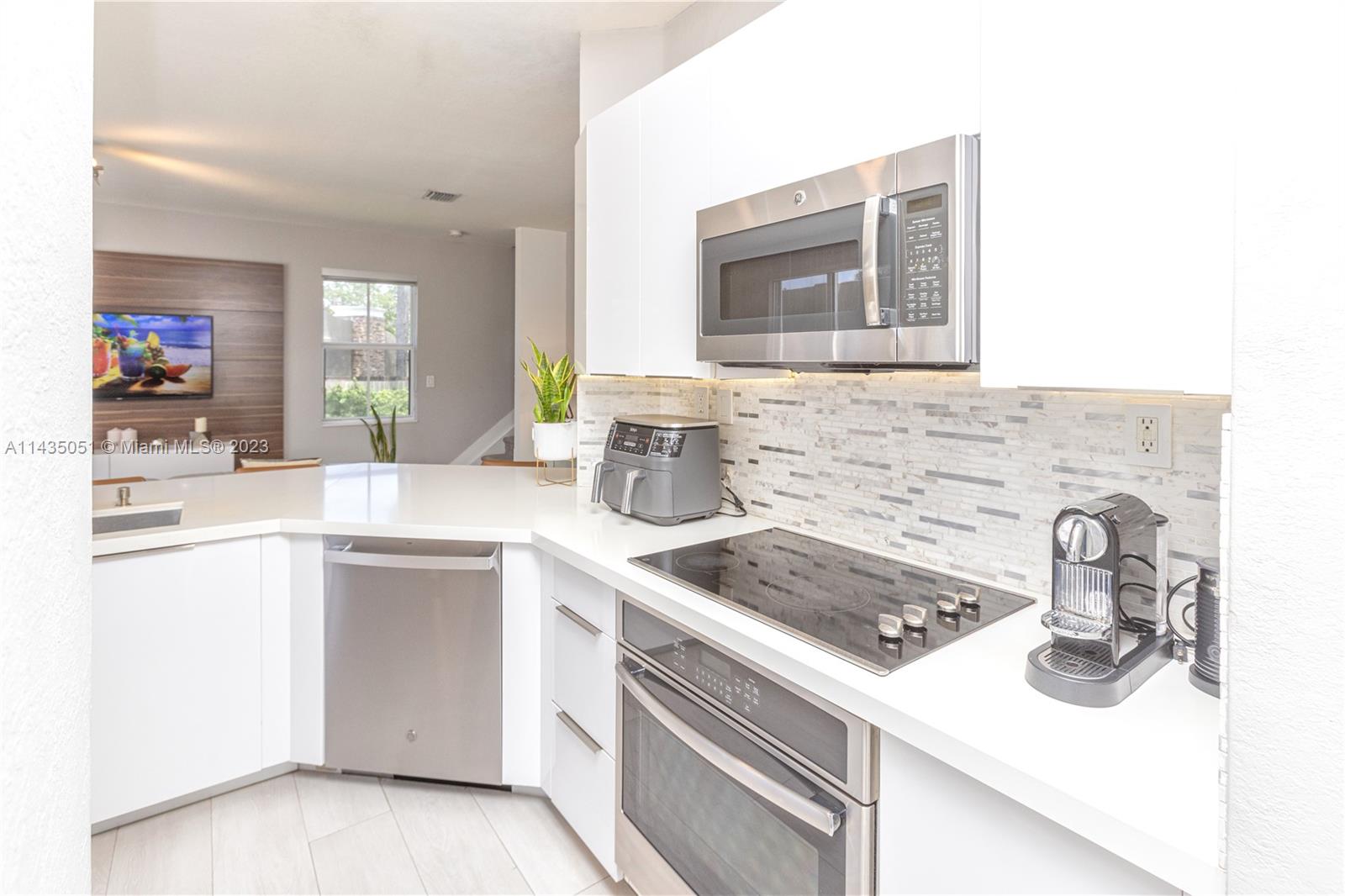 DORAL ISLES NORTH SEC ONE - Residential