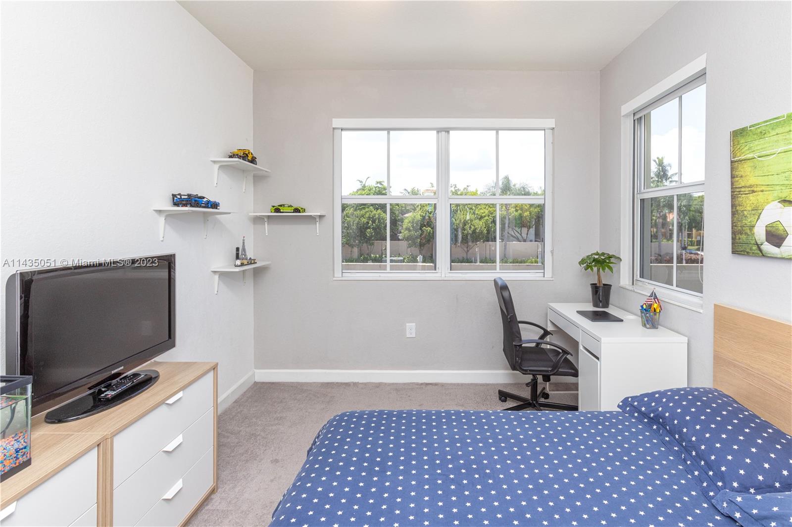 DORAL ISLES NORTH SEC ONE - Residential