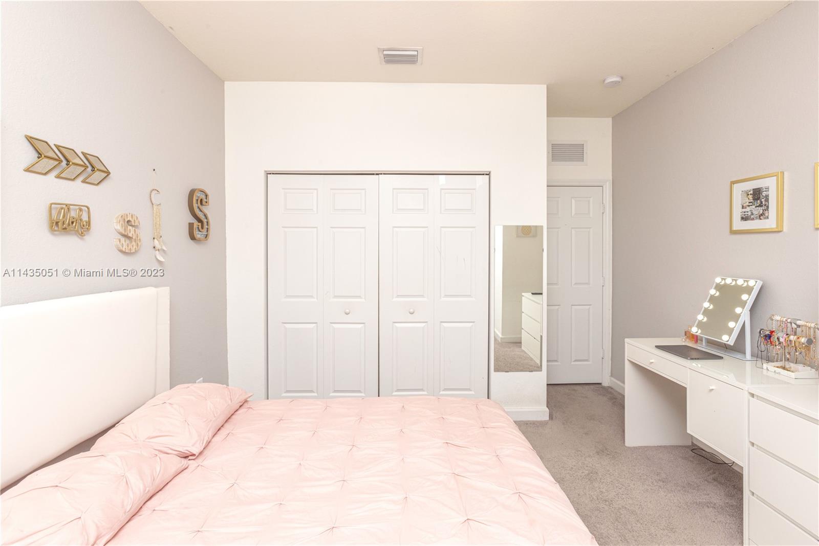 DORAL ISLES NORTH SEC ONE - Residential