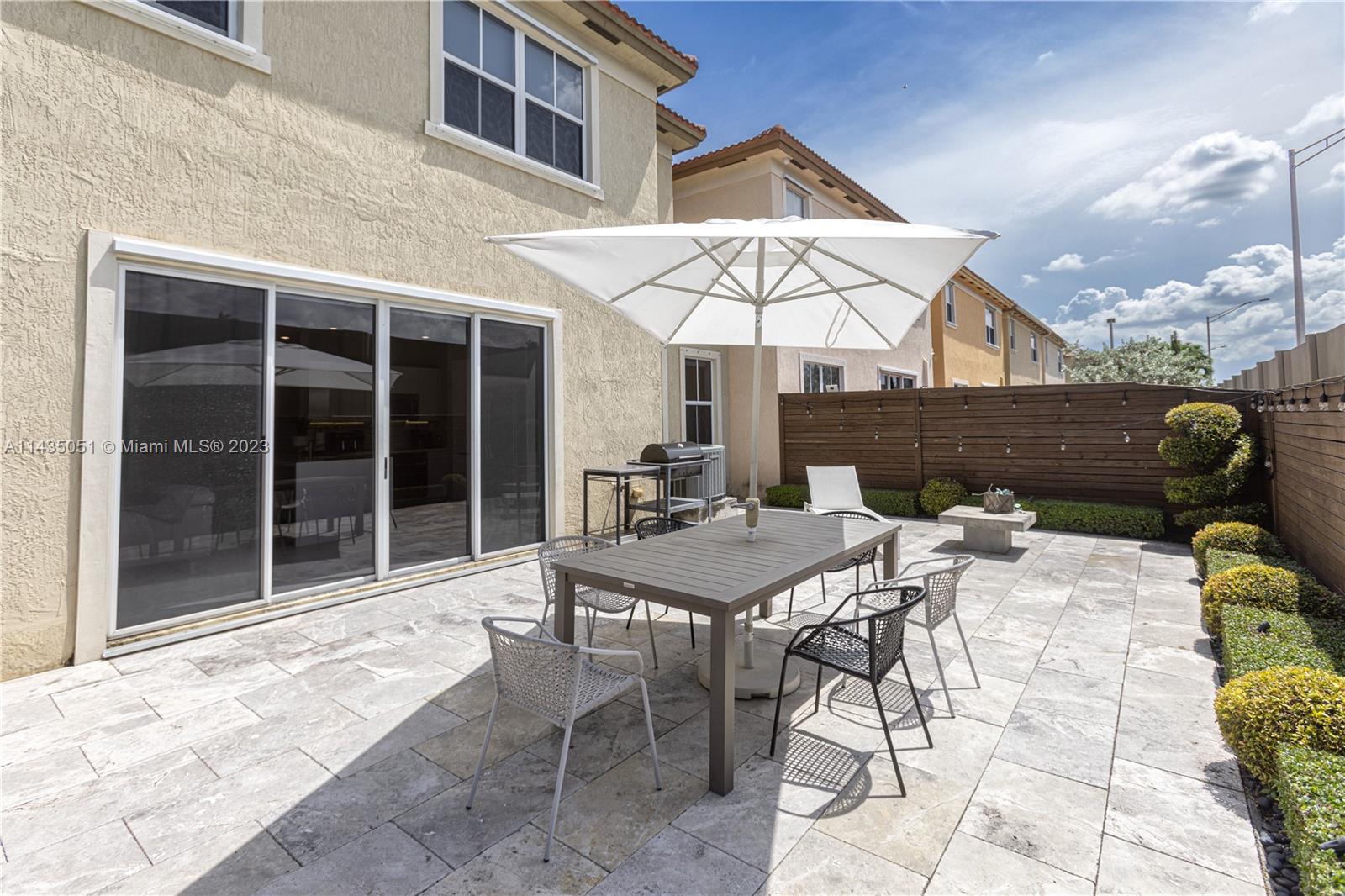 DORAL ISLES NORTH SEC ONE - Residential