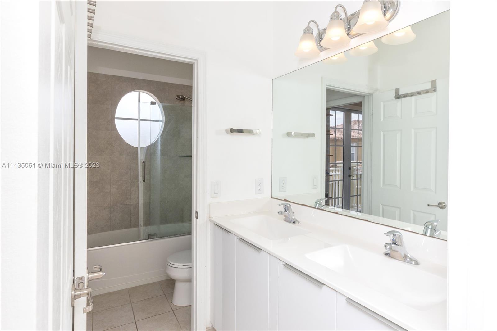 DORAL ISLES NORTH SEC ONE - Residential