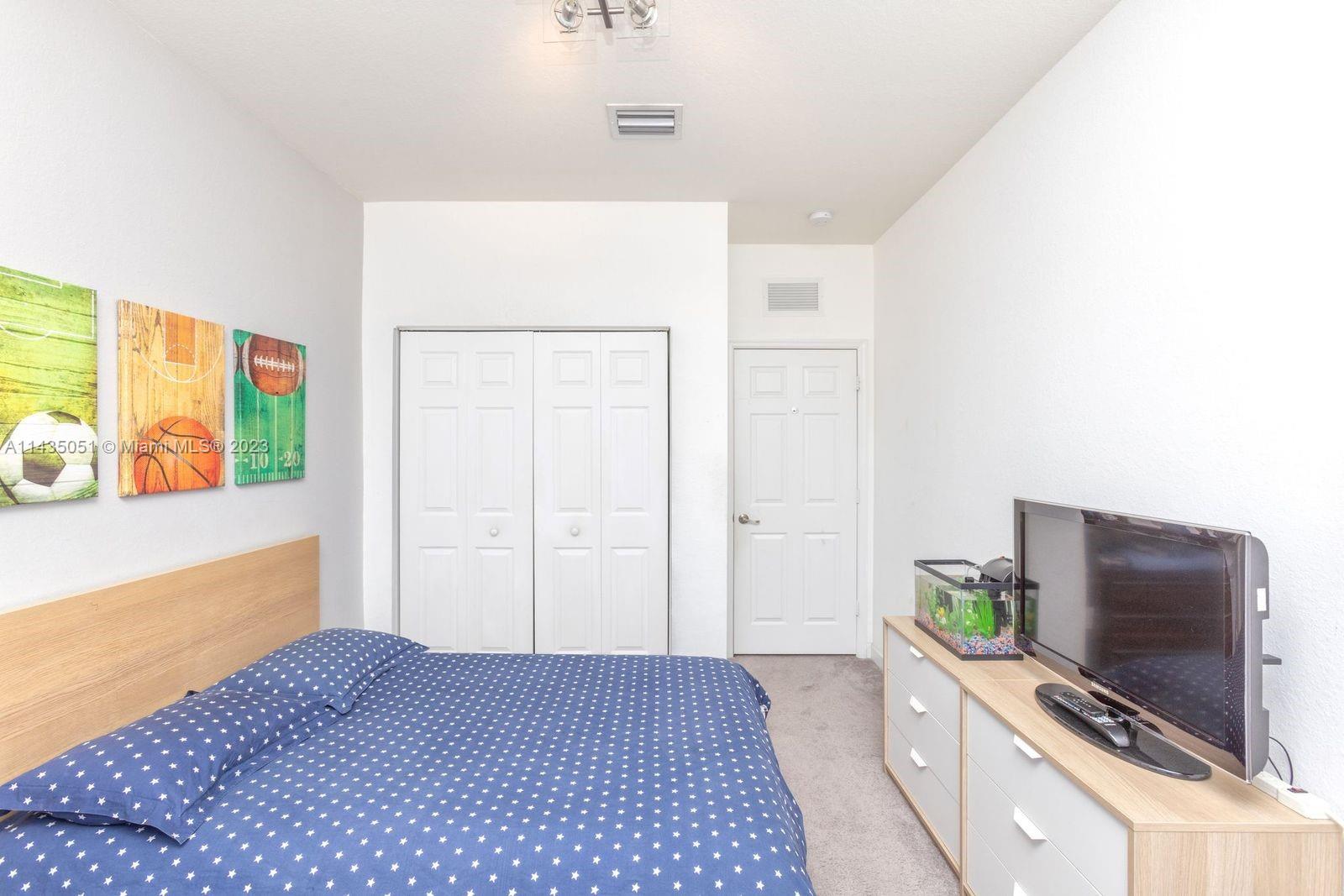 DORAL ISLES NORTH SEC ONE - Residential