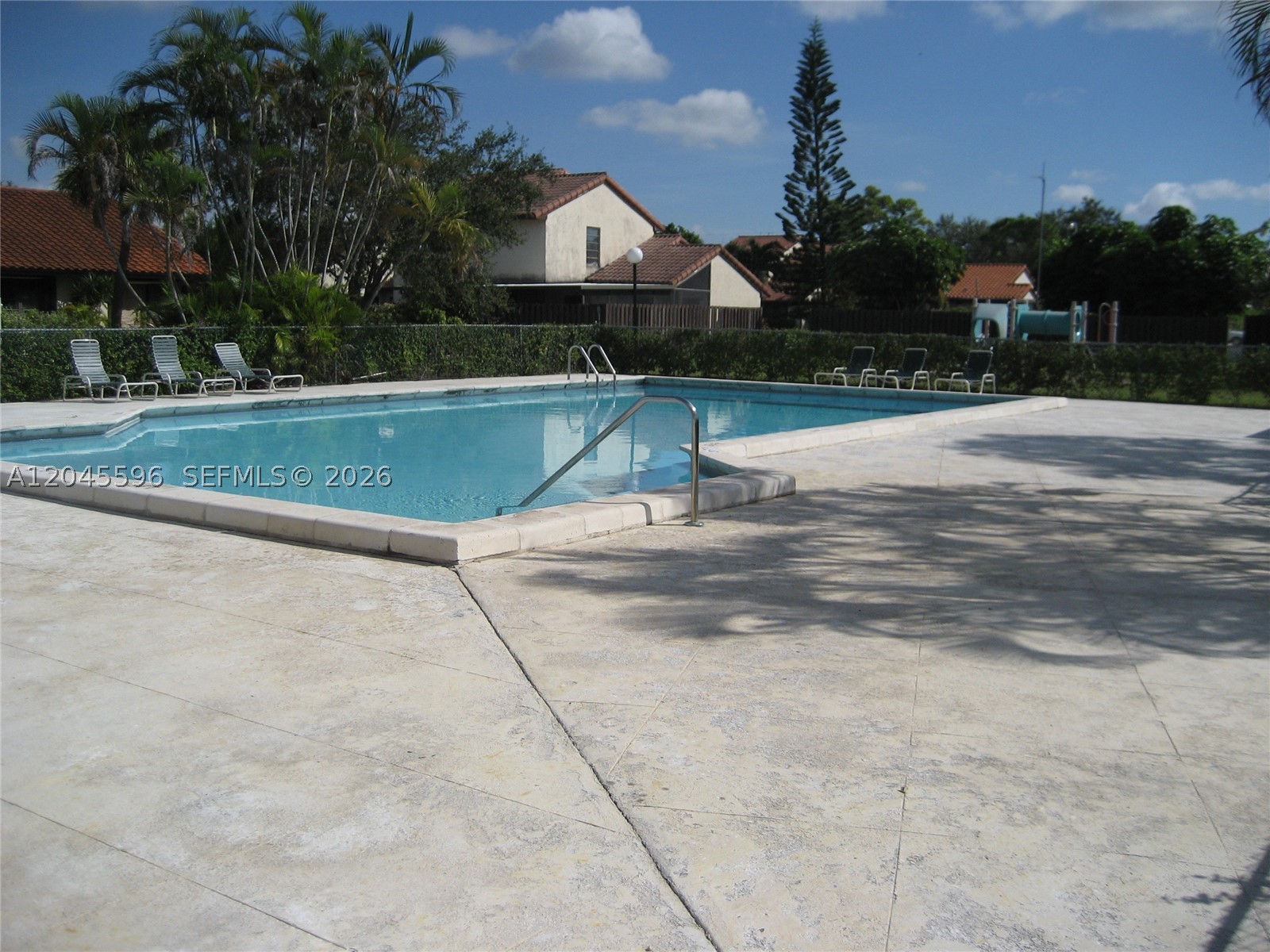 GLADEWIND HEIGHTS - Residential Lease